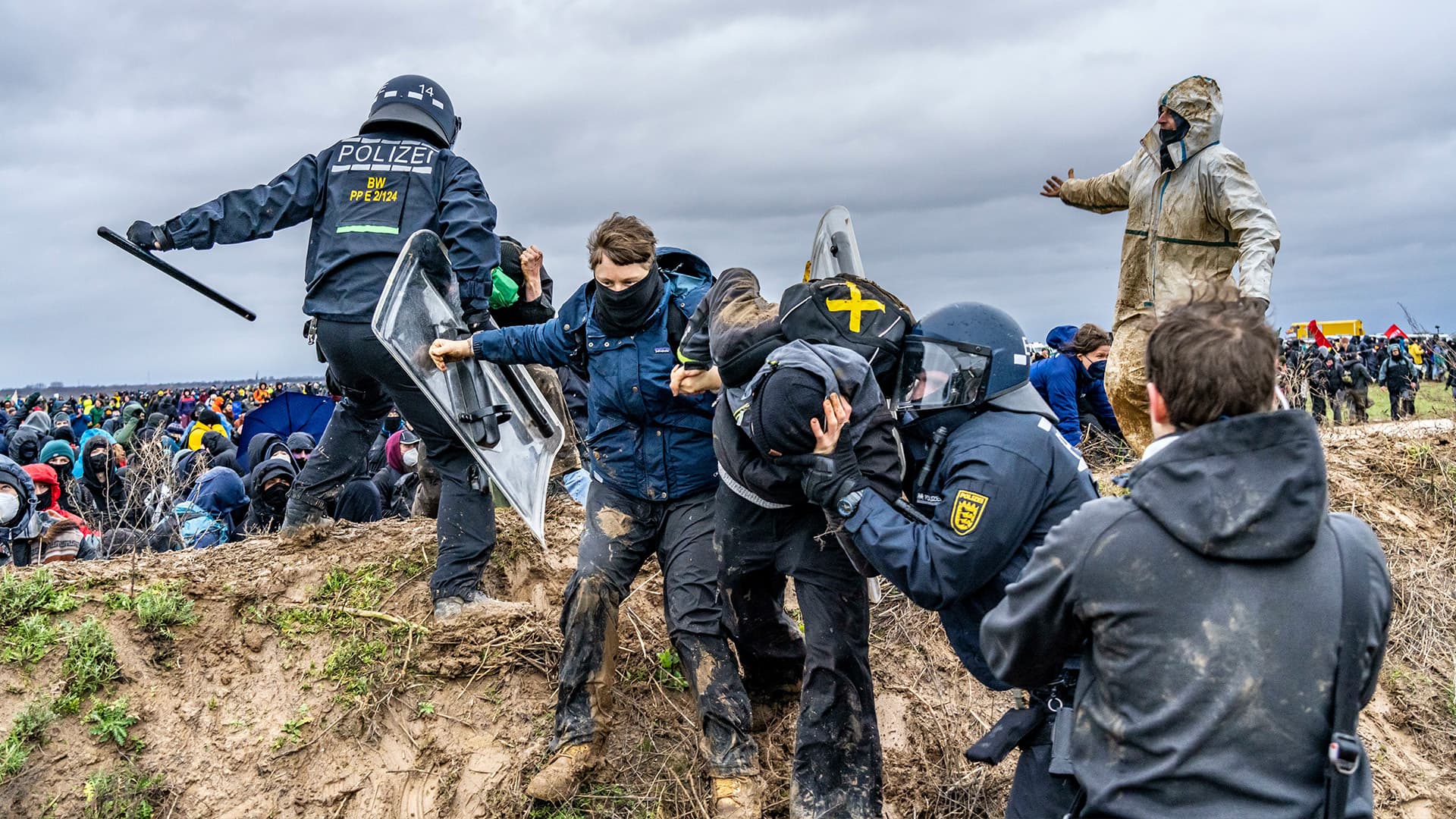 Klima-Kriminelle, Judenhass und Gewalt gegen Polizisten: Diese 5 Zahlen zur politisch motivierten Kriminalität müssen Sie kennen