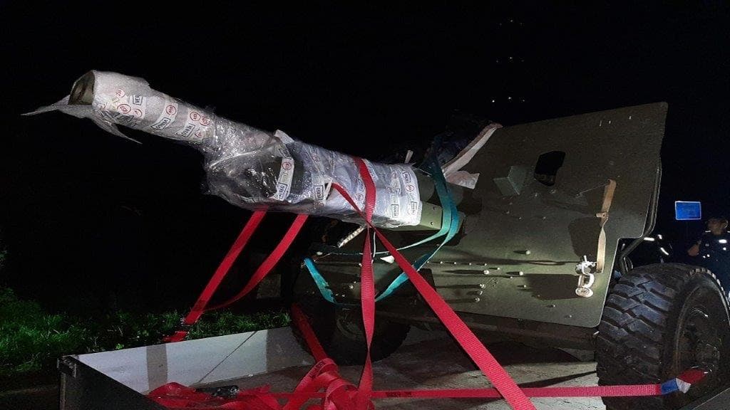 Kriegswaffe in Belgien gekauft: Sammler düst mit Artilleriekanone über die Autobahn