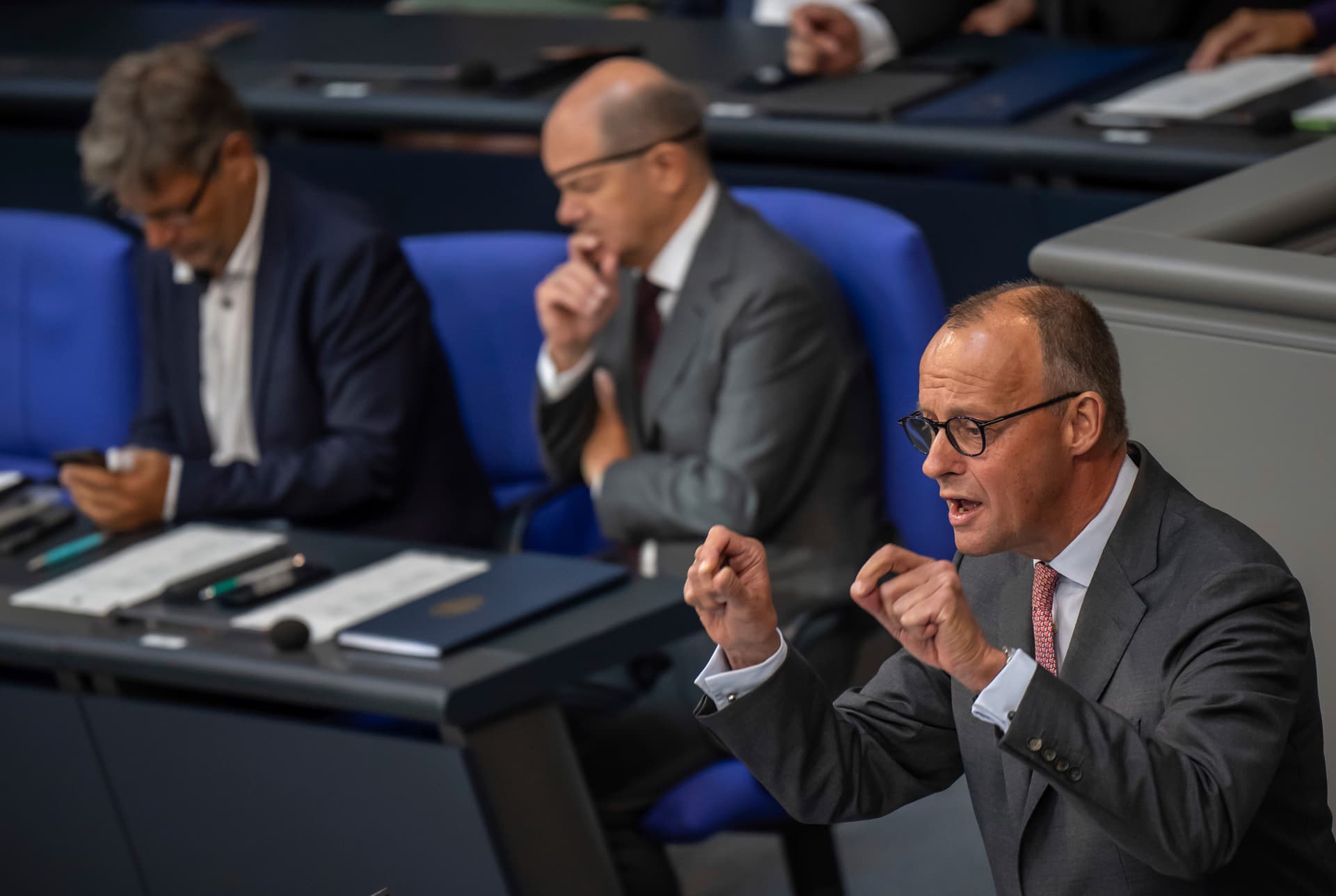 Showdown im Bundestag: Scholz gegen Merz – und umgekehrt