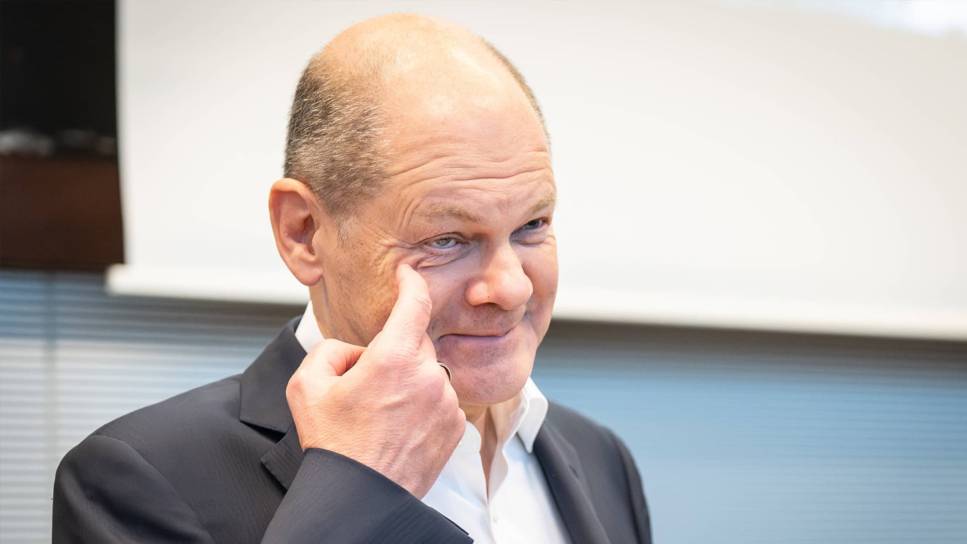 Kanzler Scholz & das gebrochene Gastro-Versprechen: Regieren zum Vergessen und vergessen zu regieren