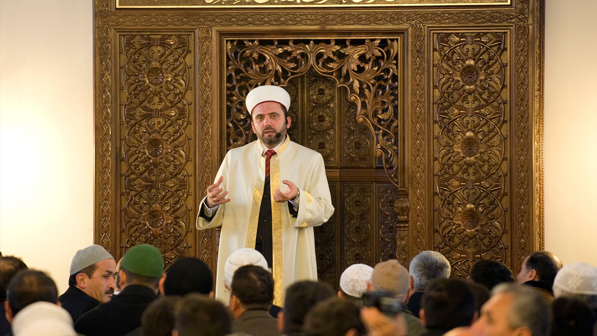 Islam-Zoff in der CDU: Sollen Moschee-Prediger von Steuergeld bezahlt werden oder nicht?