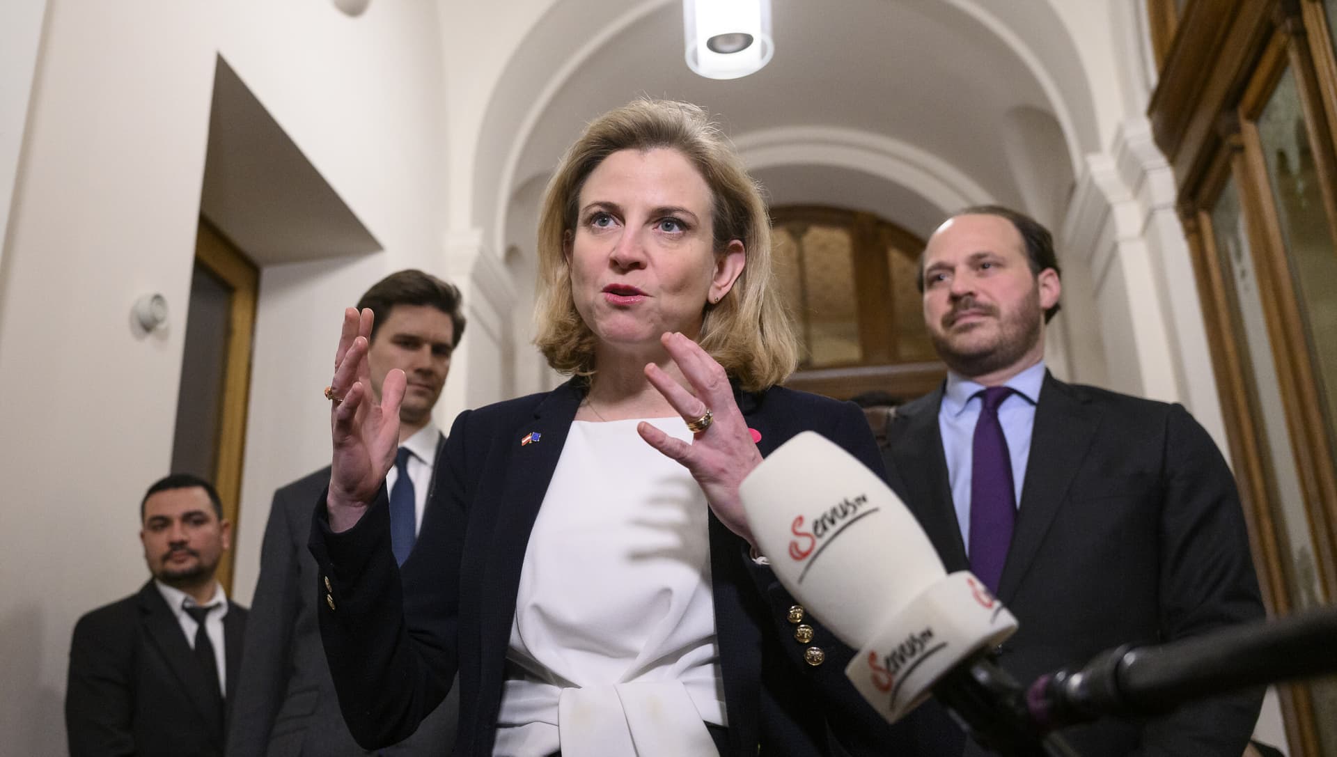 Ösi-Ampel geplatzt! Neos lassen Koalitions-Verhandlungen scheitern