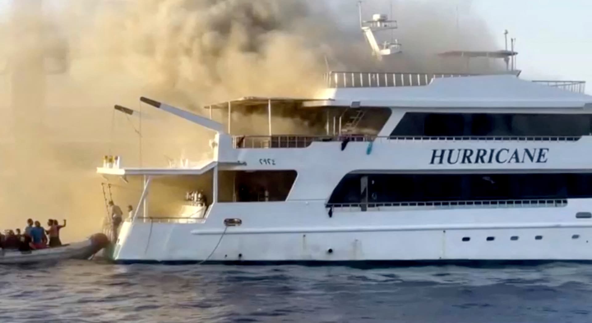 Drama im Ägypten-Urlaub: Touristen-Boot in Flammen! Passagiere vermisst