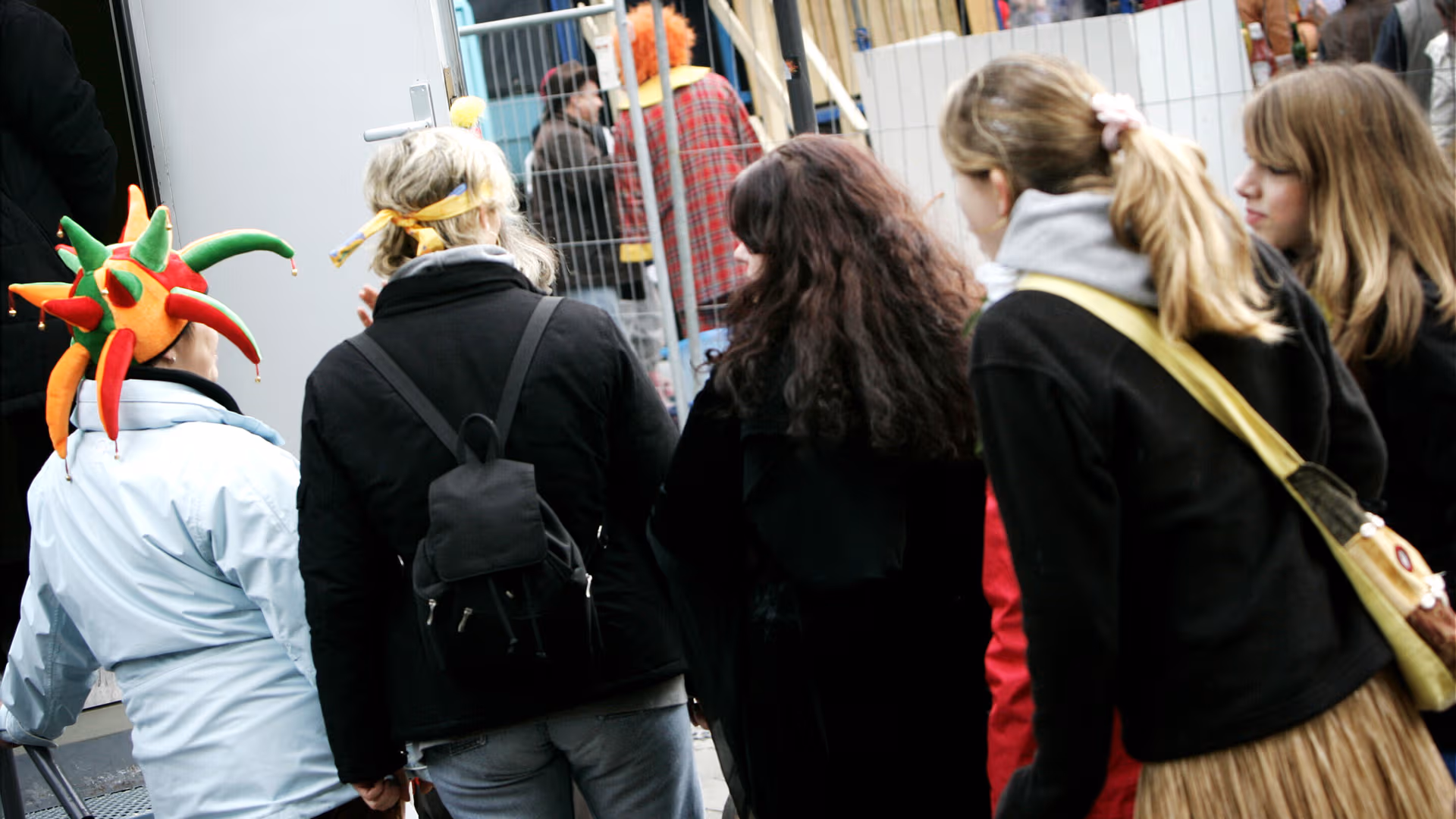 Bauminister wollen Frauen-Toiletten auf Veranstaltungen abschaffen