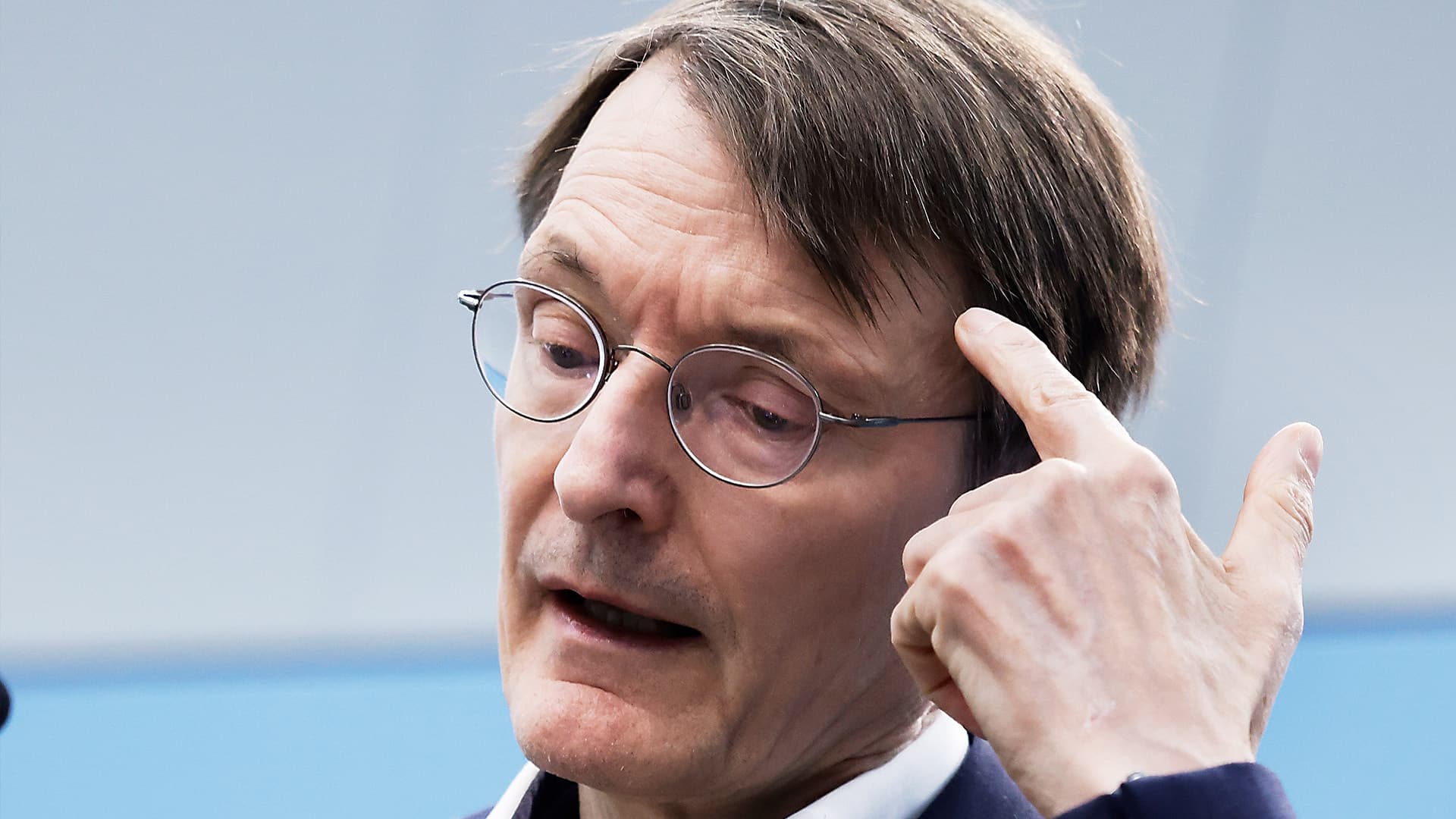 Minister Ahnungslos: Lauterbach ist die Impfstoffsicherheit total egal
