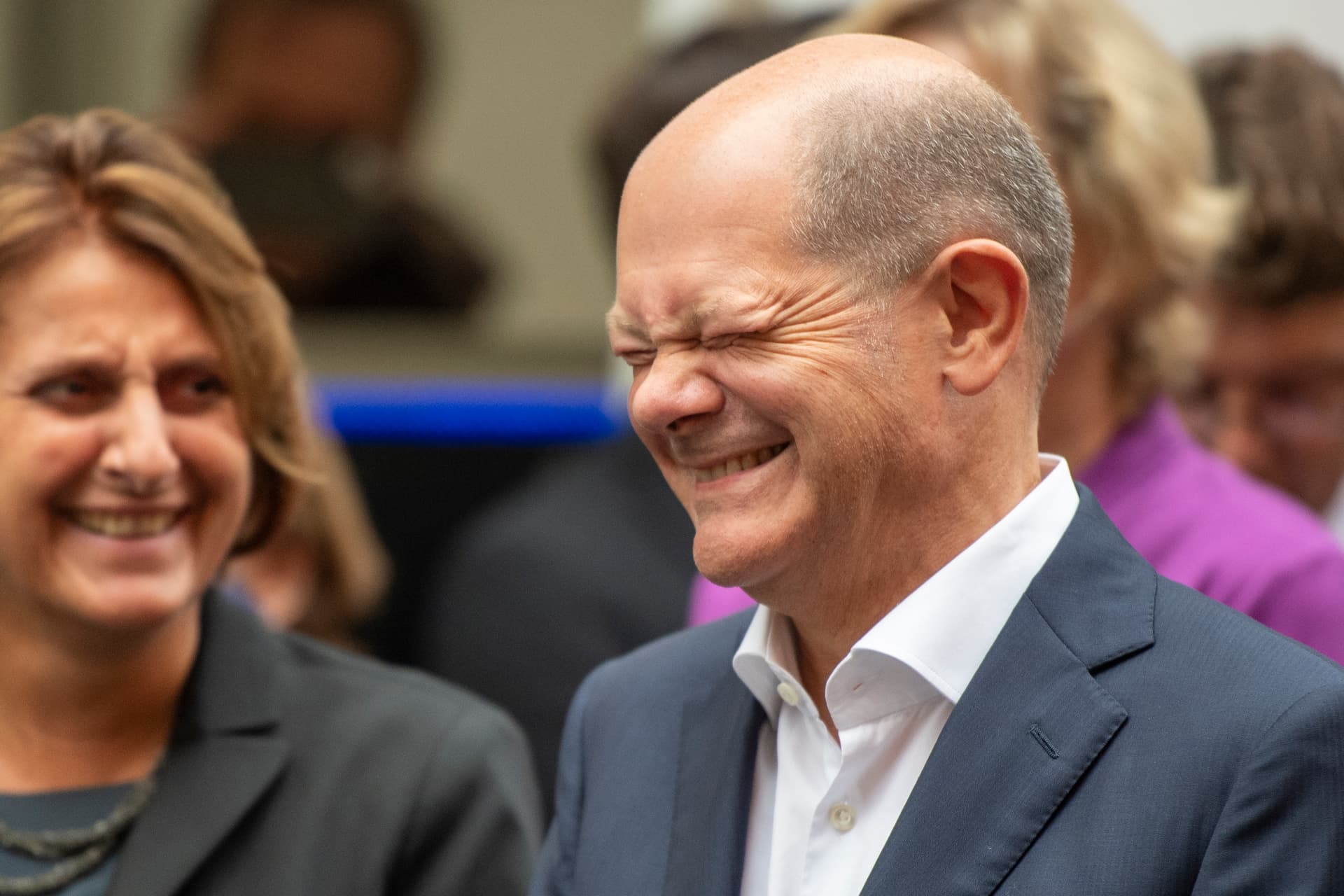 Kanzler-Witz über Flüchtlinge: Dieser Satz fliegt Scholz um die Ohren!