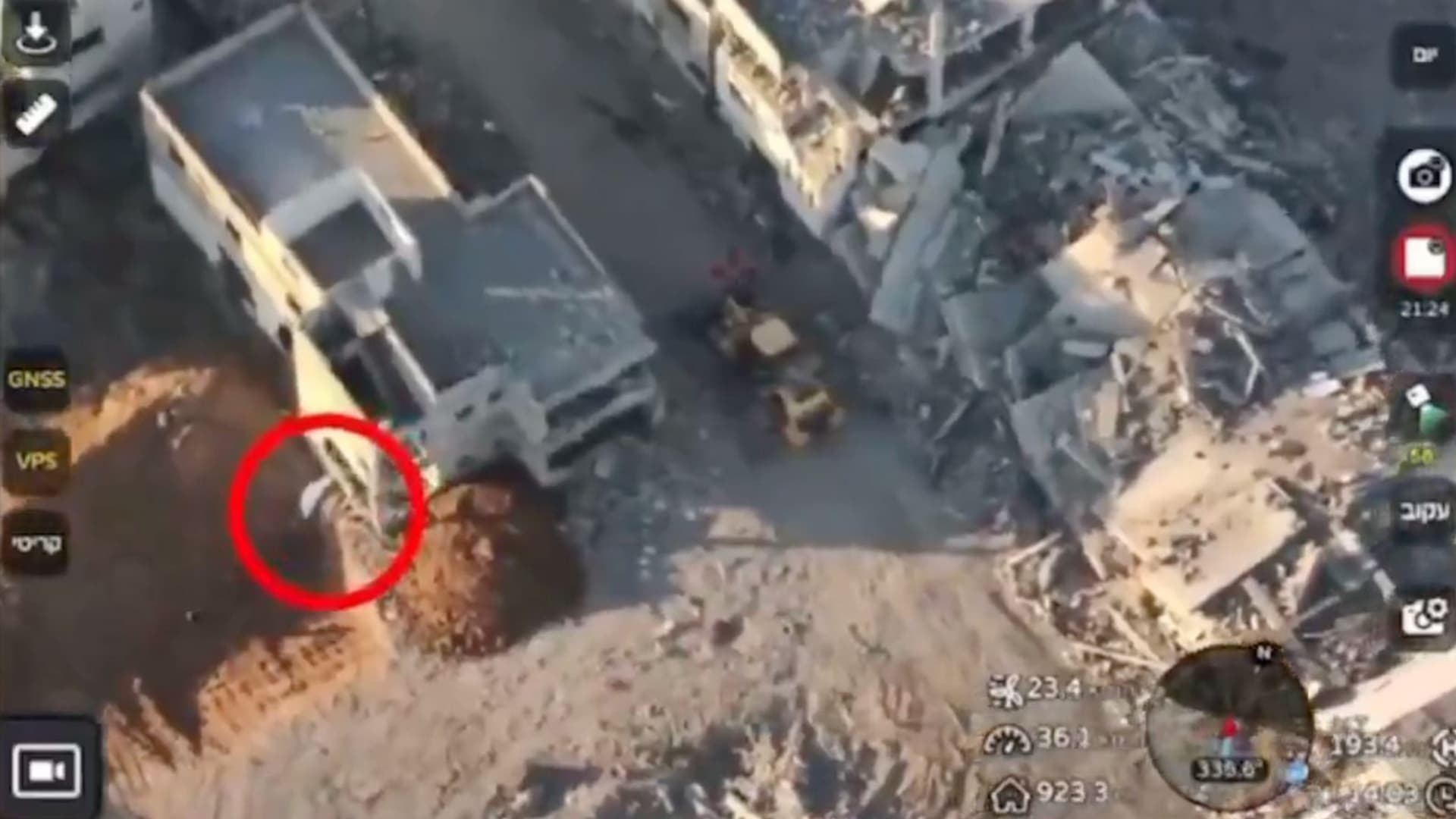 Sie vergraben Körperteile und holen sie wieder heraus: Israelische Drohne entlarvt Hamas bei inszenierter Leichen-Bergung