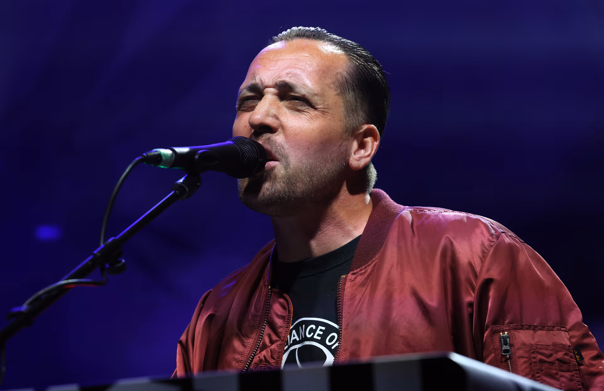Danger Dan erklärt in neuem Song, wie man eine Antifa-Gruppe gründet