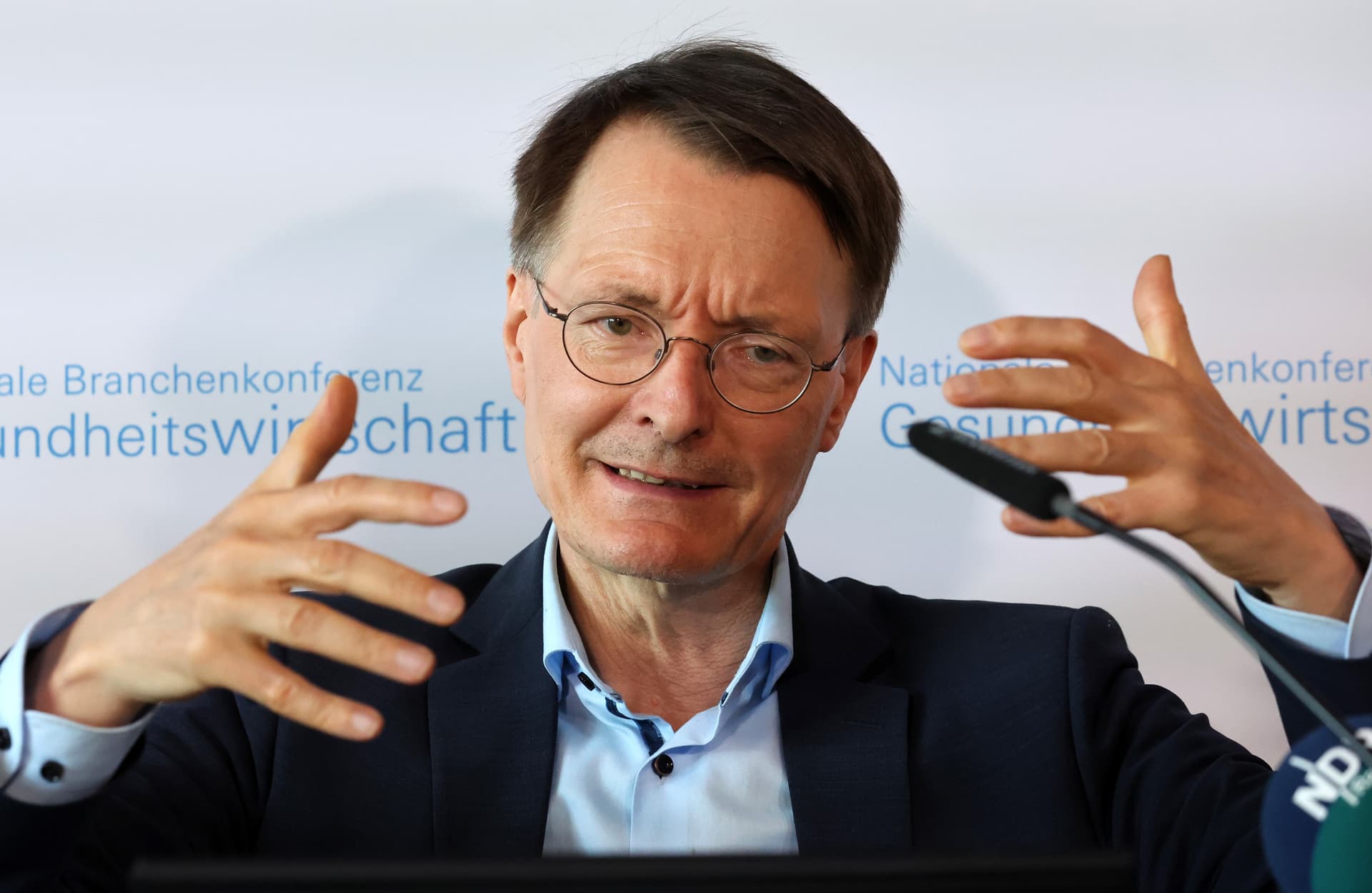 Lauterbach: Kassenpatienten müssen mehr zahlen