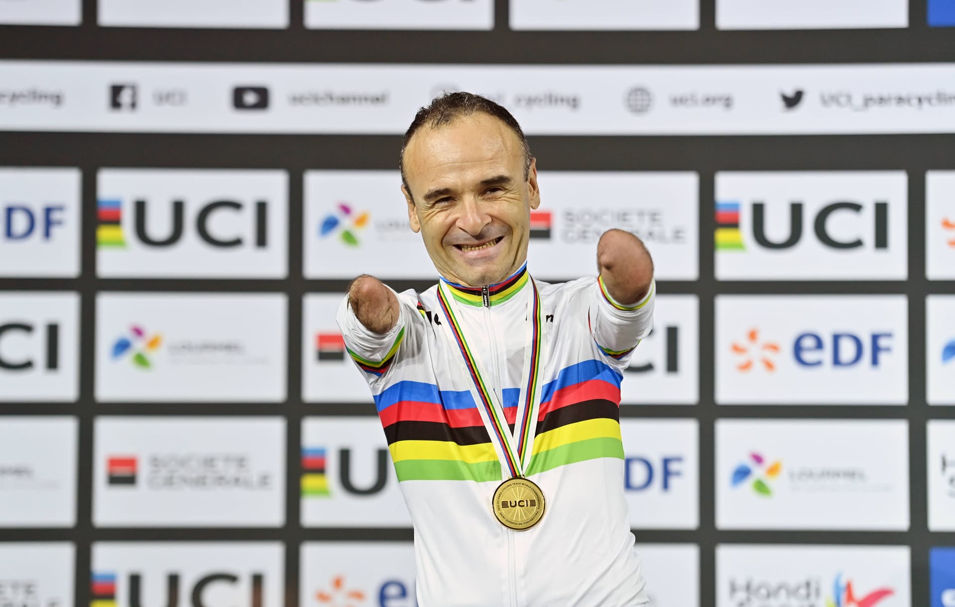 Bei Para-Bahnrad-WM: Armloser Athlet gewinnt Armbanduhr