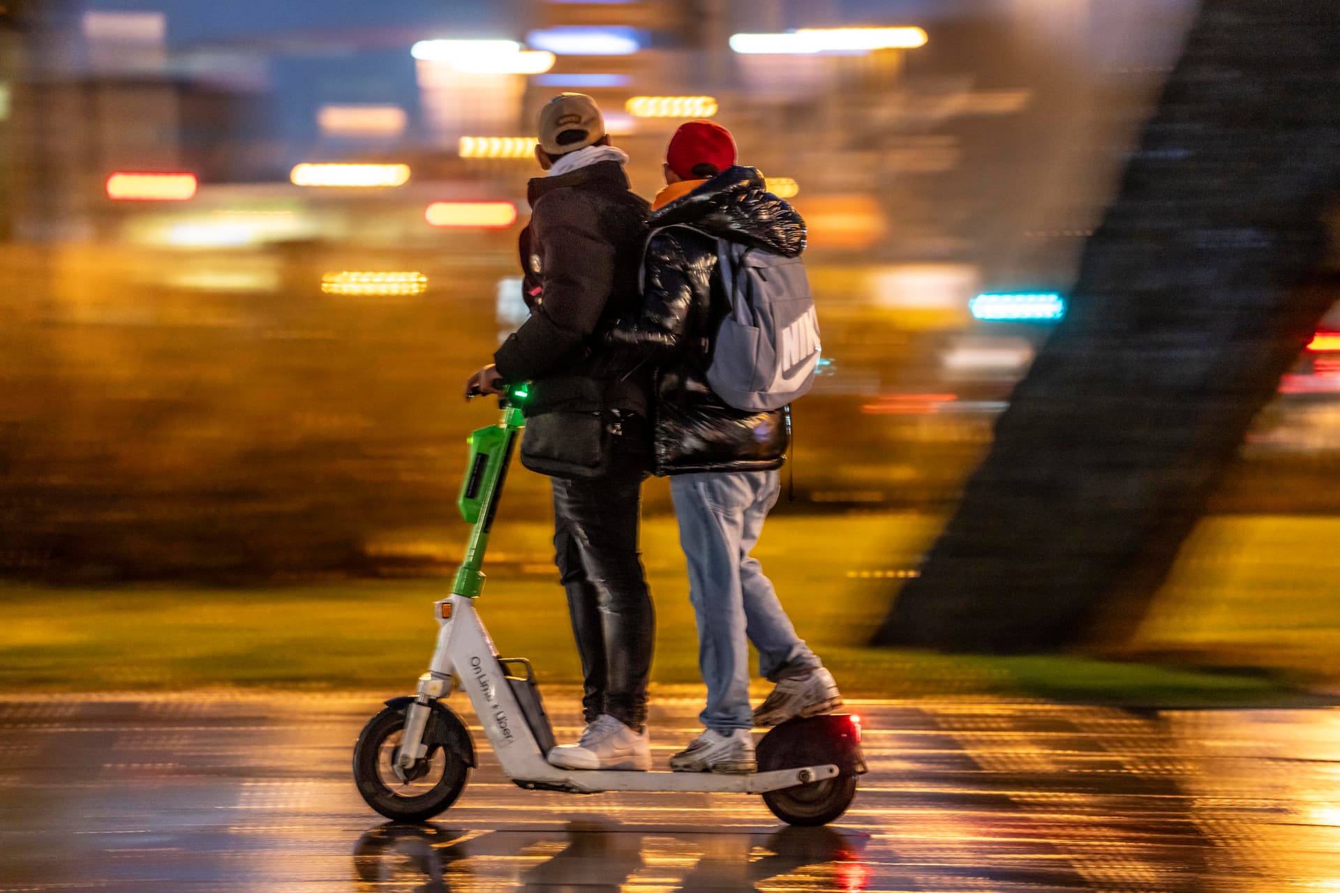 Sie rammten ihn mit dem E-Scooter! Rentner (74) stirbt nach Zusammenstoß – Polizei fahndet nach Jugendlichem mit „südländischem Phänotyp“ und Begleiter