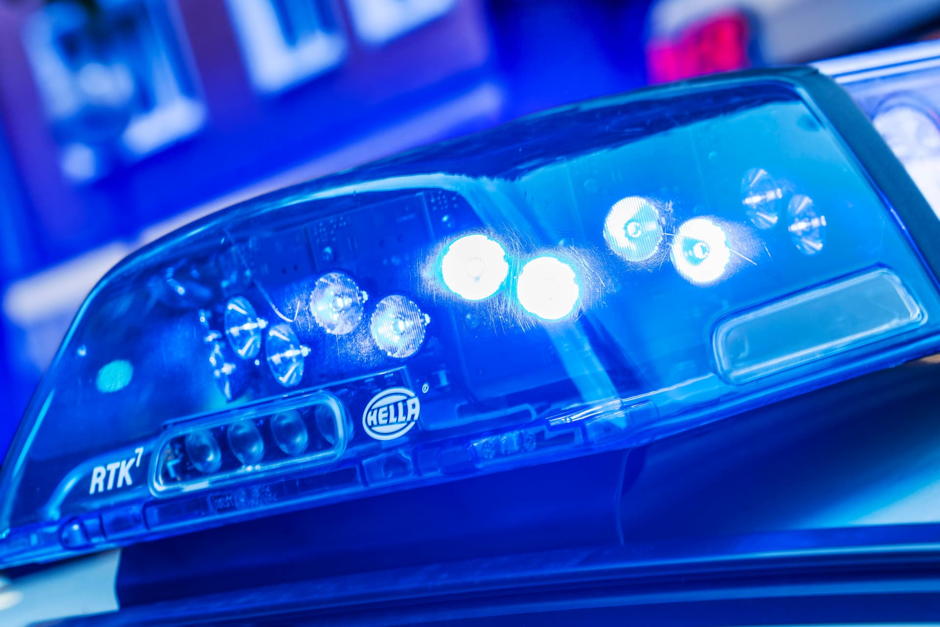 Nach Gewalt-Ausbruch bei Verkehrskontrolle: Polizei stürmt Flüchtlingsheim in Köln