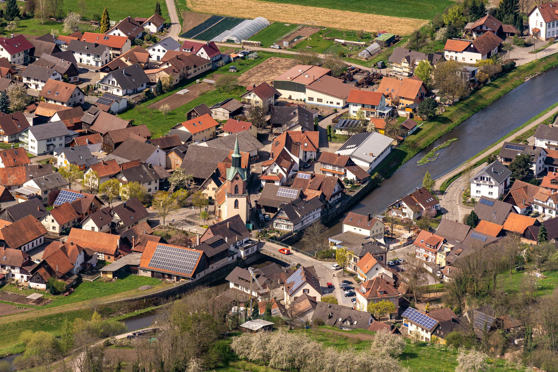Plötzlich griff er an! Polizei erschießt Messer-Angreifer (39) in Baden-Württemberg