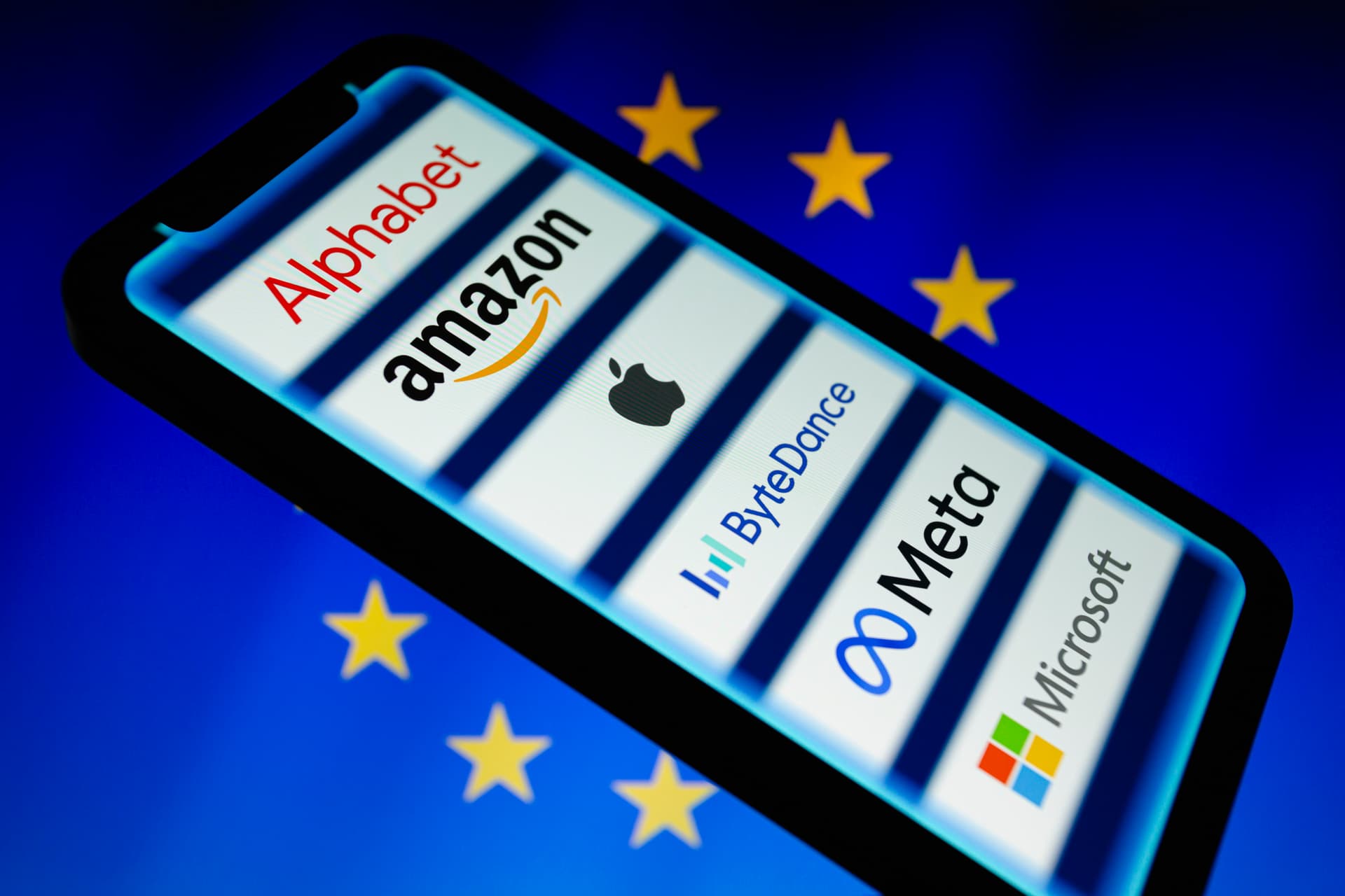 Meta, Apple, Amazon „tricksen“: Tech-Giganten verstoßen laut Studie gegen EU-Recht