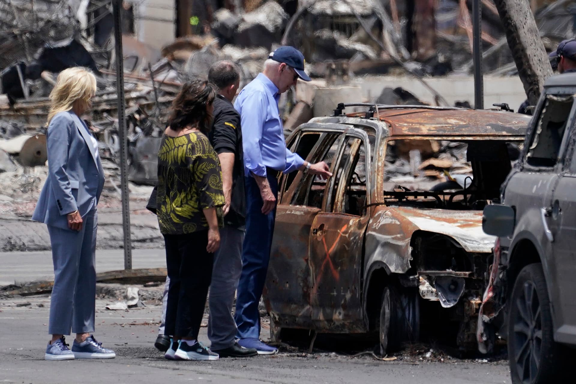 Biden besucht nach Feuerkatastrophe die Insel Maui