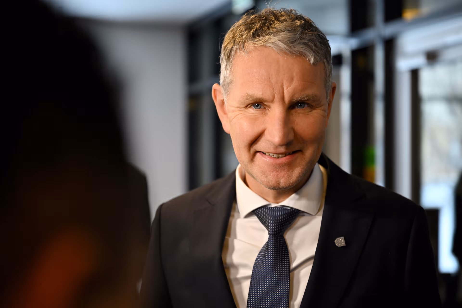 „Brandmauer“ in Thüringen bröckelt: Linke bringt Antrag mit Stimmen der Höcke-AfD durch
