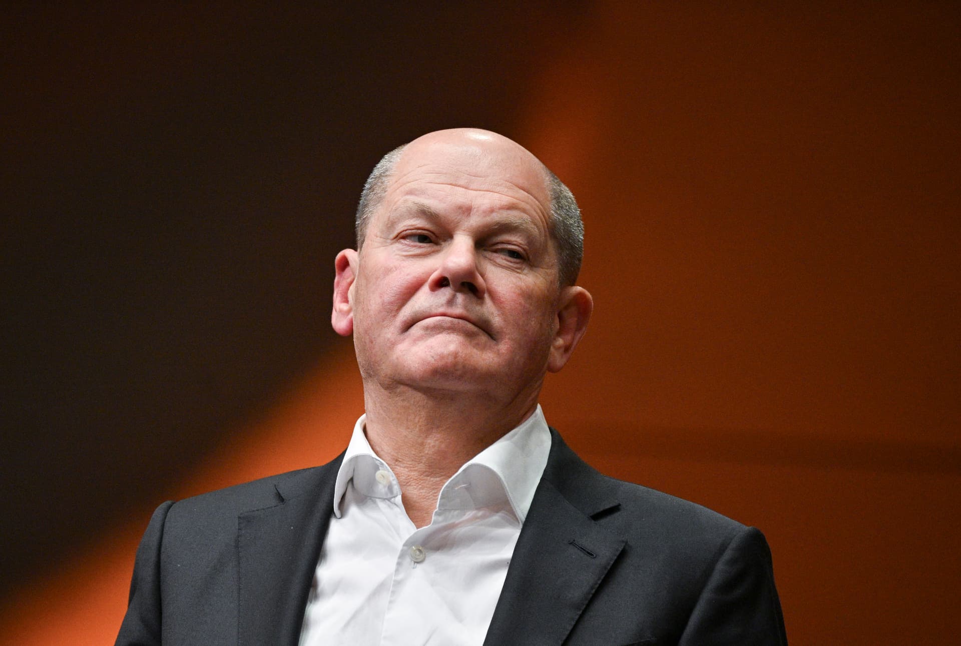 Länderchefs wollen Sondergipfel: Migrations-Zoff mit dem Kanzleramt