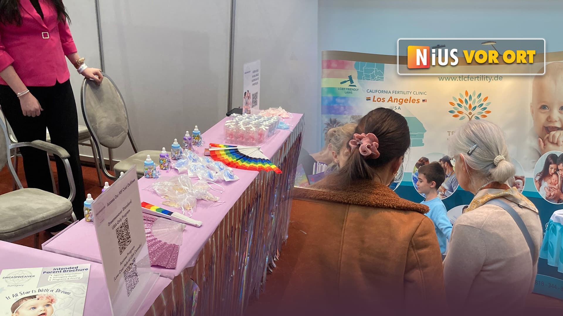 Auf dieser „queeren“ Messe in Berlin kann man sich ein Kind nach Hautfarbe bestellen