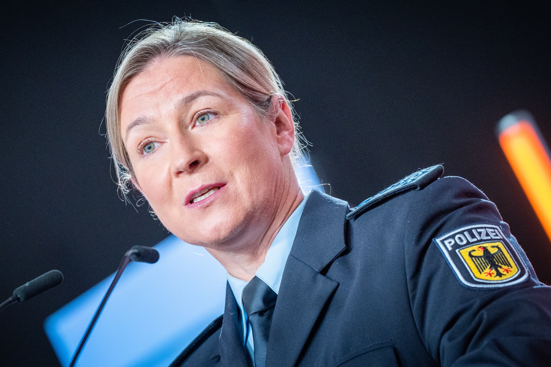 „Abgelehnte Asylbewerber abschieben”: Empörungswelle nach Pechstein-Rede
