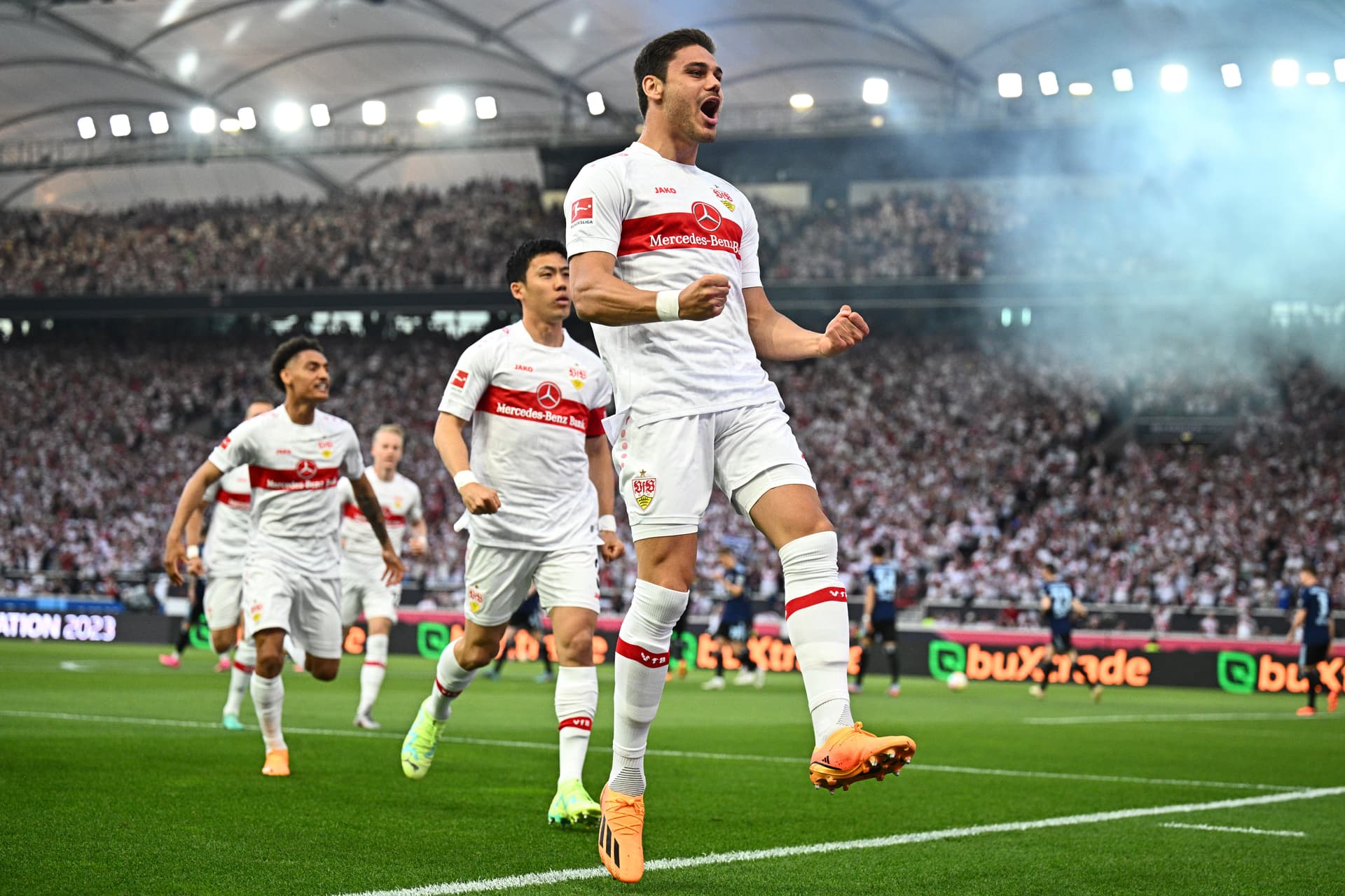 VfB Stuttgart gewinnt Hinspiel der Relegation deutlich! HSV verpatzt Aufstieg wohl schon wieder