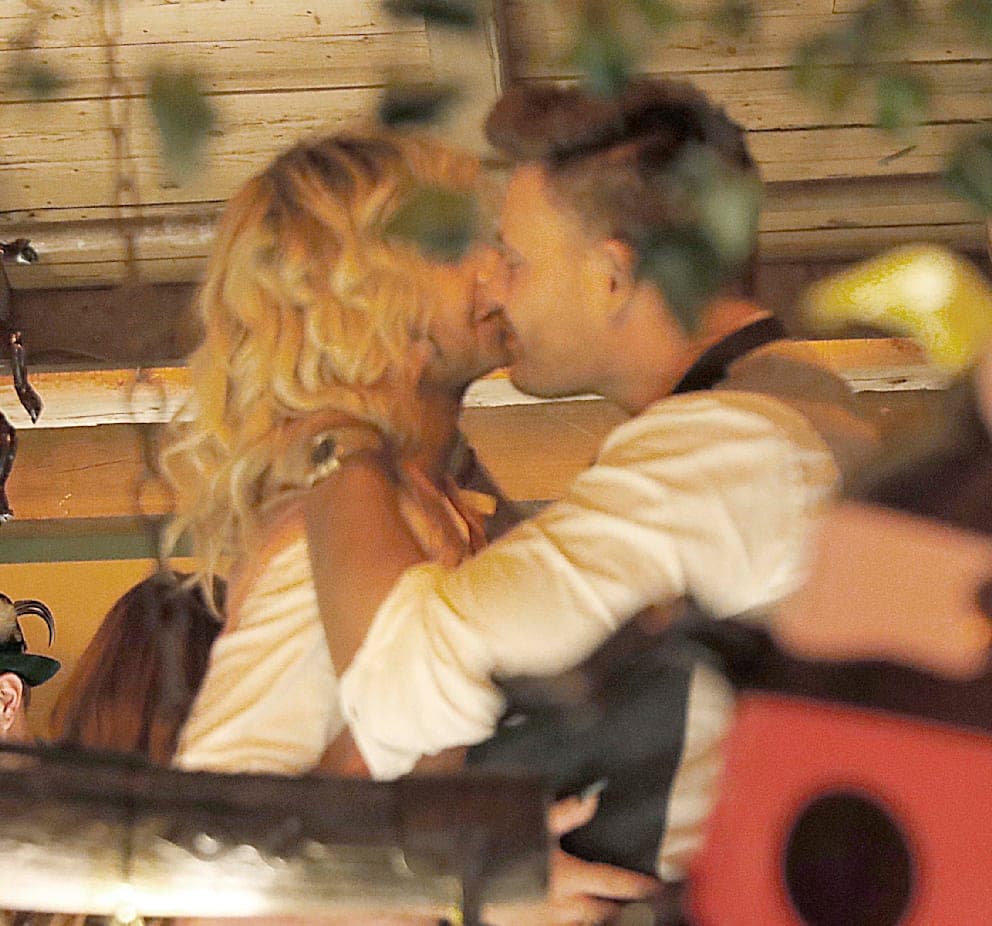 Heiße Küsse auf der Wiesn – Bill Kaulitz knutscht mit Männermodel