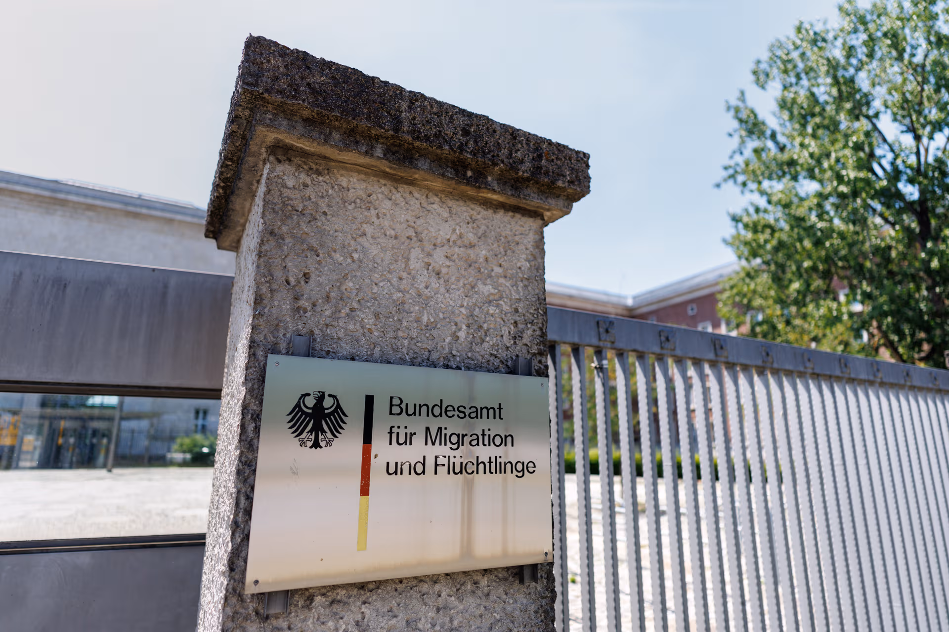 Trotz schwerer Straftaten: „Knast-Casanova“ klagt sich Flüchtlingsstatus zurück