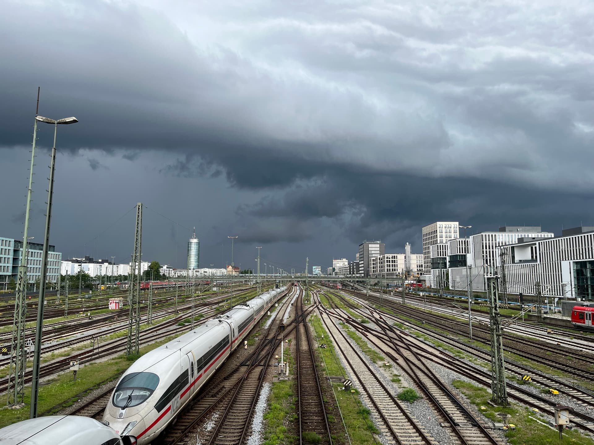 „Allianz pro Schiene“ warnt: Haushaltspläne der Bundesregierung könnten Bahnpreise in die Höhe treiben