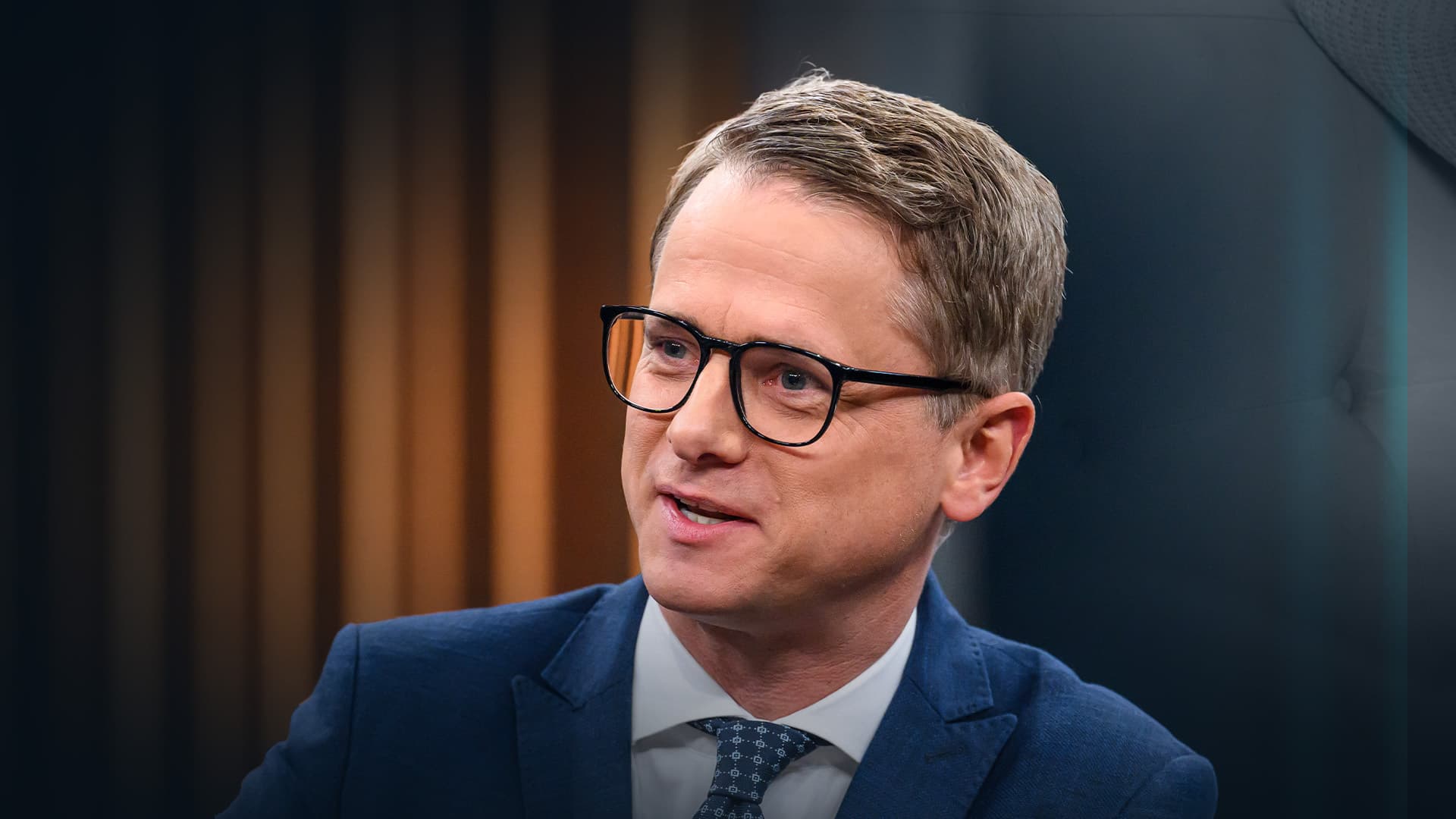 NIUS-Leser empören sich über Carsten Linnemann: „Holt endlich die vielen Nichtstuer von der Couch!“