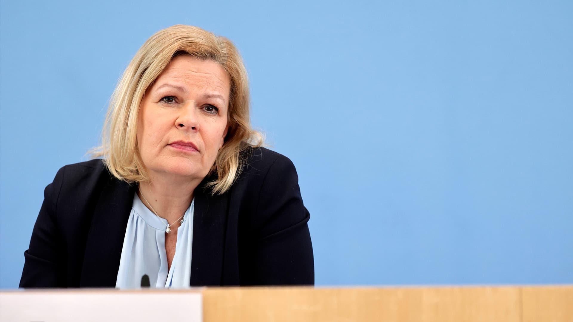 Kritische Bürger im Visier der Regierung: So soll Faesers Früherkennungs-Einheit gegen Desinformation aussehen