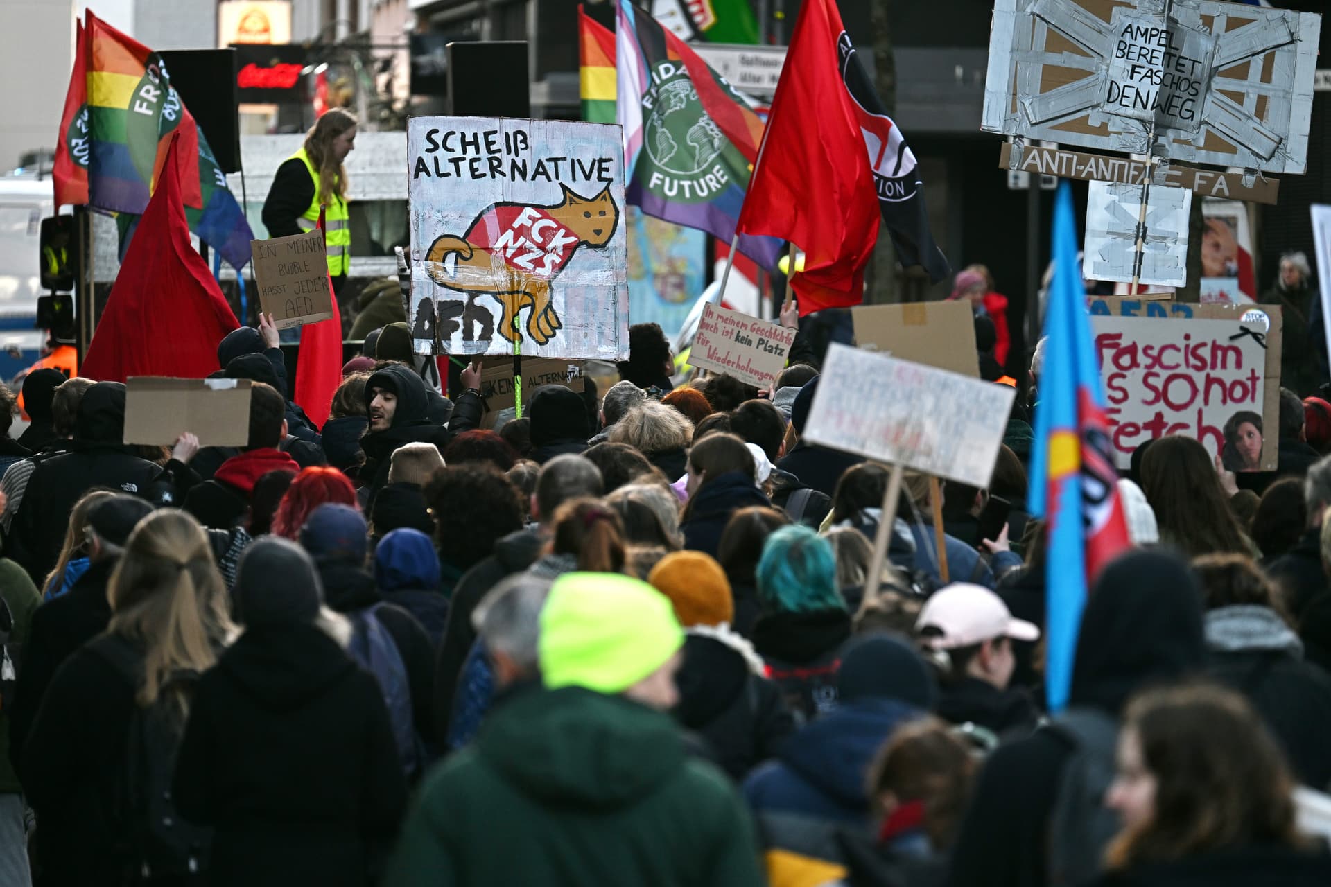 Fridays For Future demonstriert jetzt „gegen das rassistische Grundsatzprogramm der CDU“