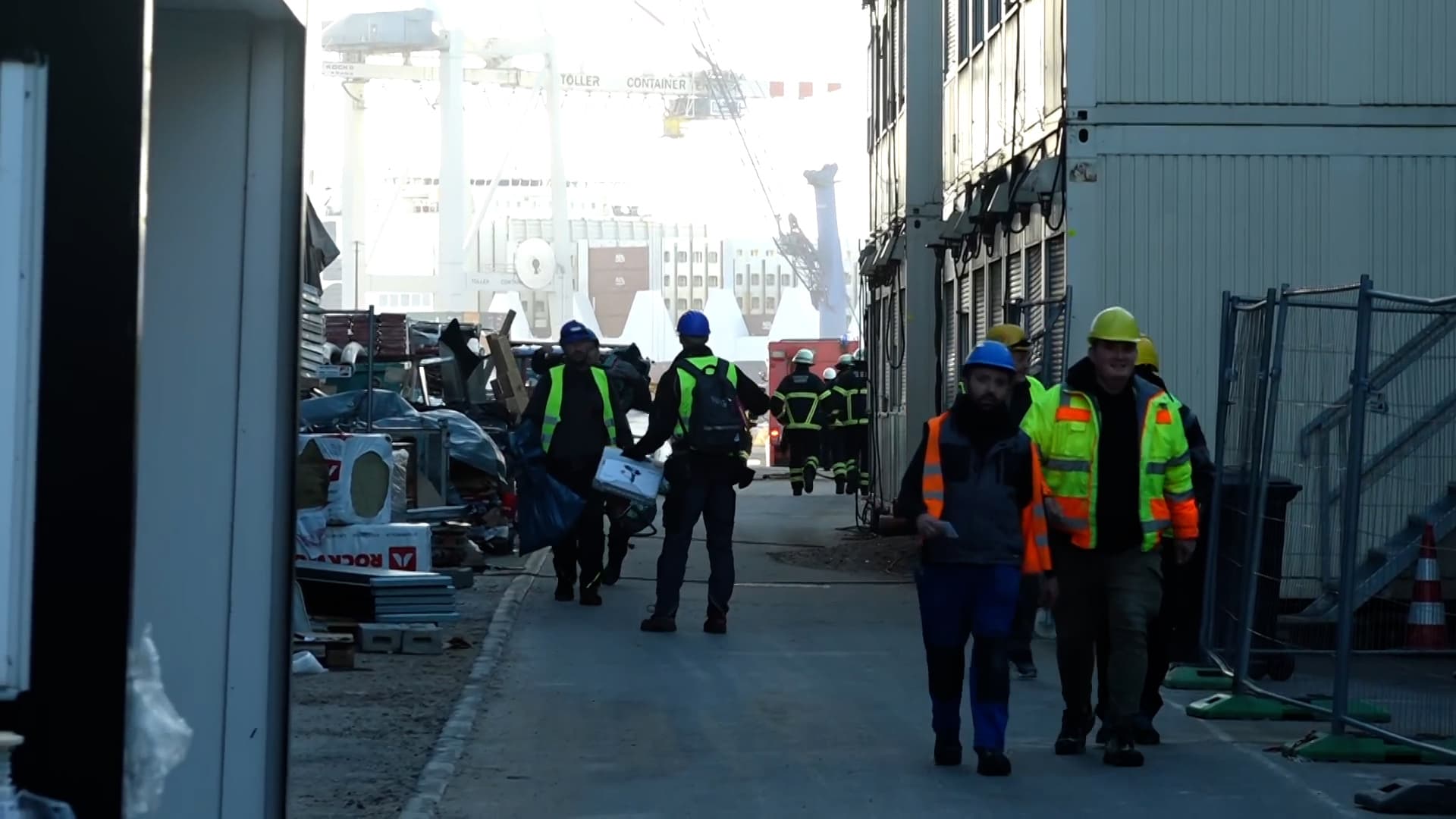 Mehrere Bauarbeiter in Hamburg von Gerüst gestürzt – drei Tote