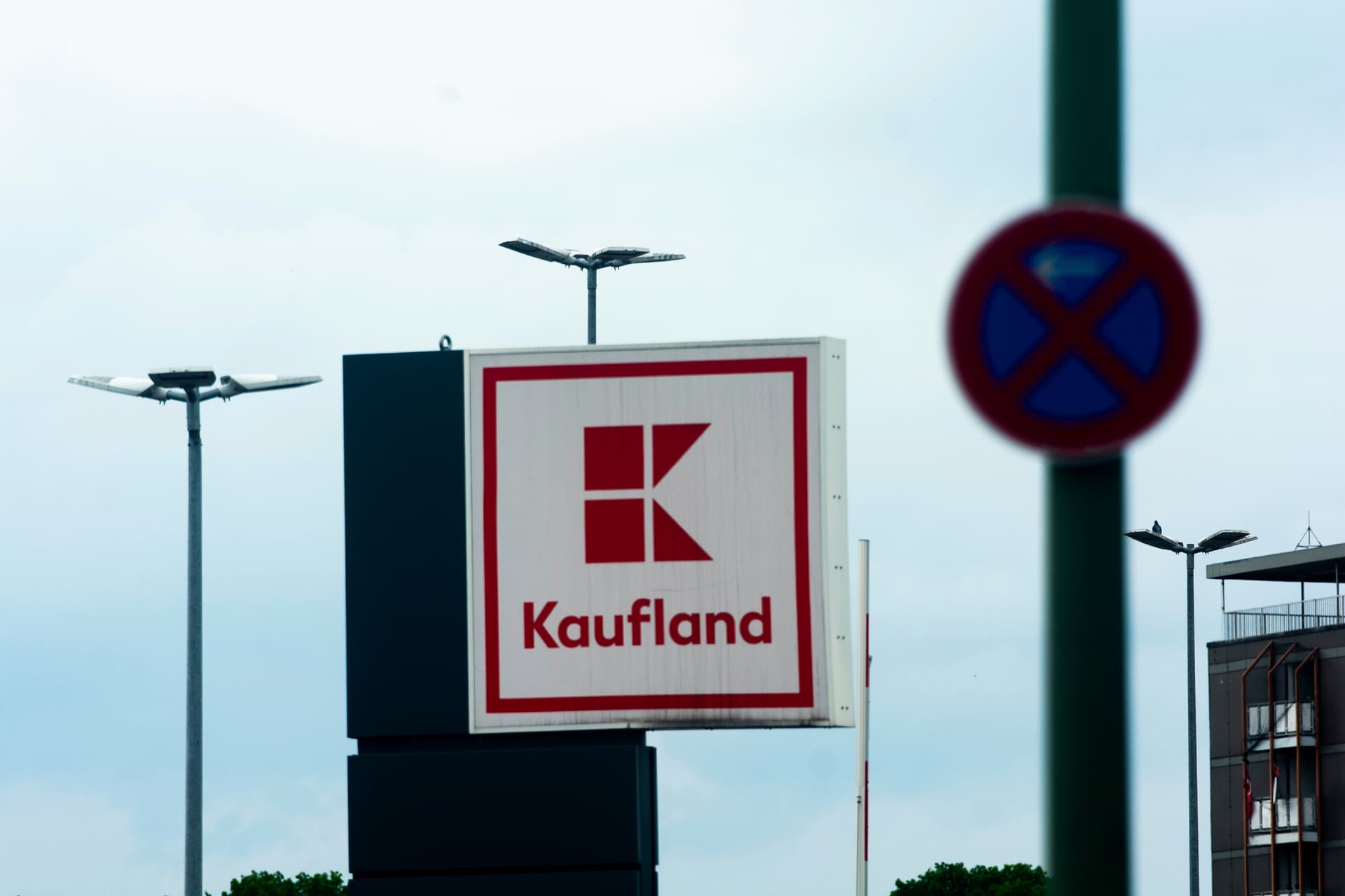 Bakterien-Kontamination: Räucherfisch-Rückruf bei Kaufland