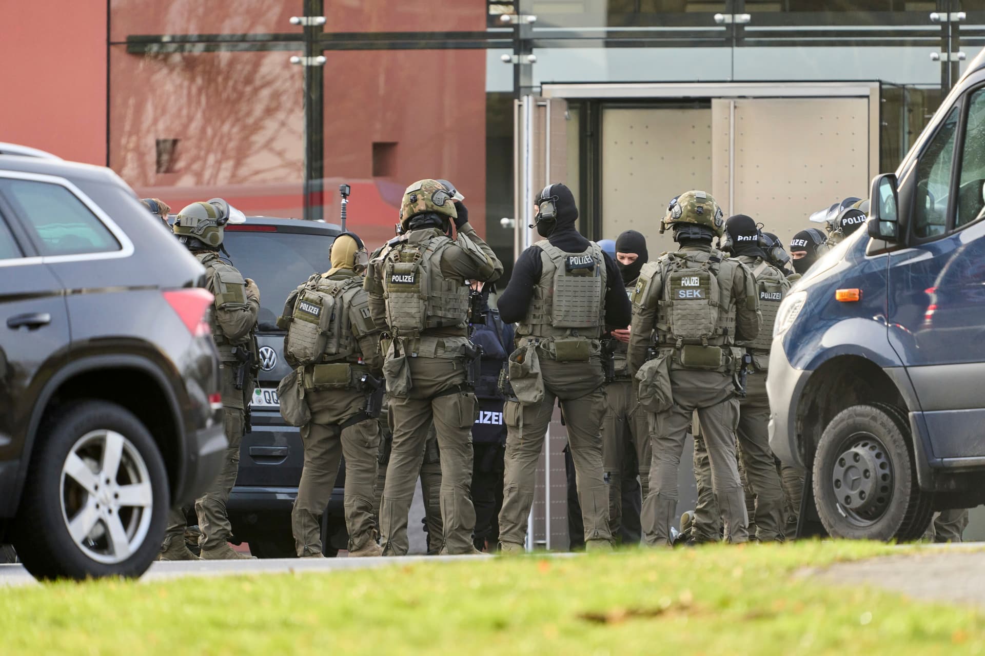 Großeinsatz in Montabaur: Polizei findet 3 Leichen in Wohnhaus, darunter ein Kind