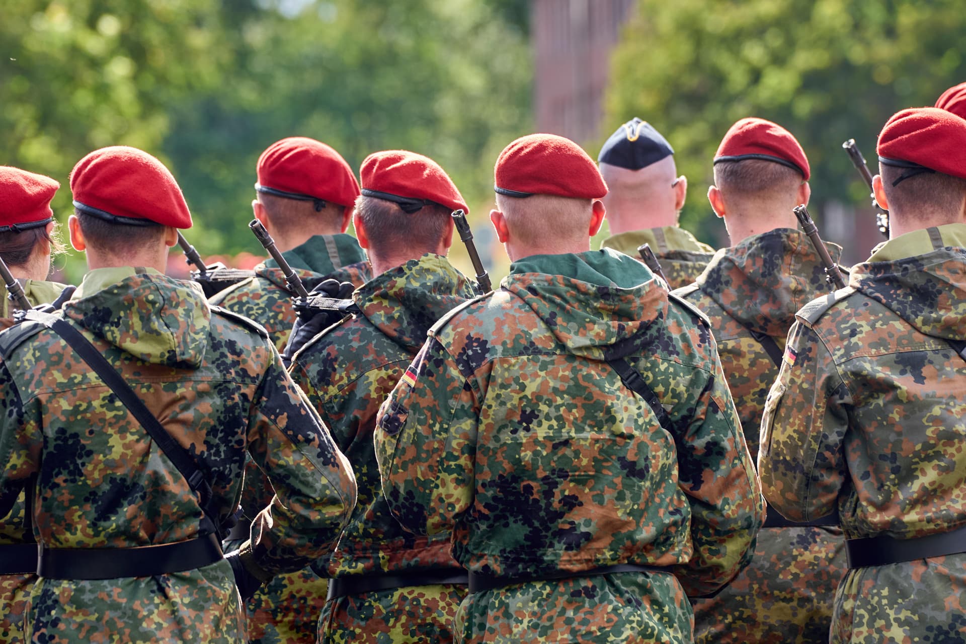 Mehrheit der Deutschen für Rückkehr zur Wehrpflicht – junge Menschen lehnen sie jedoch ab