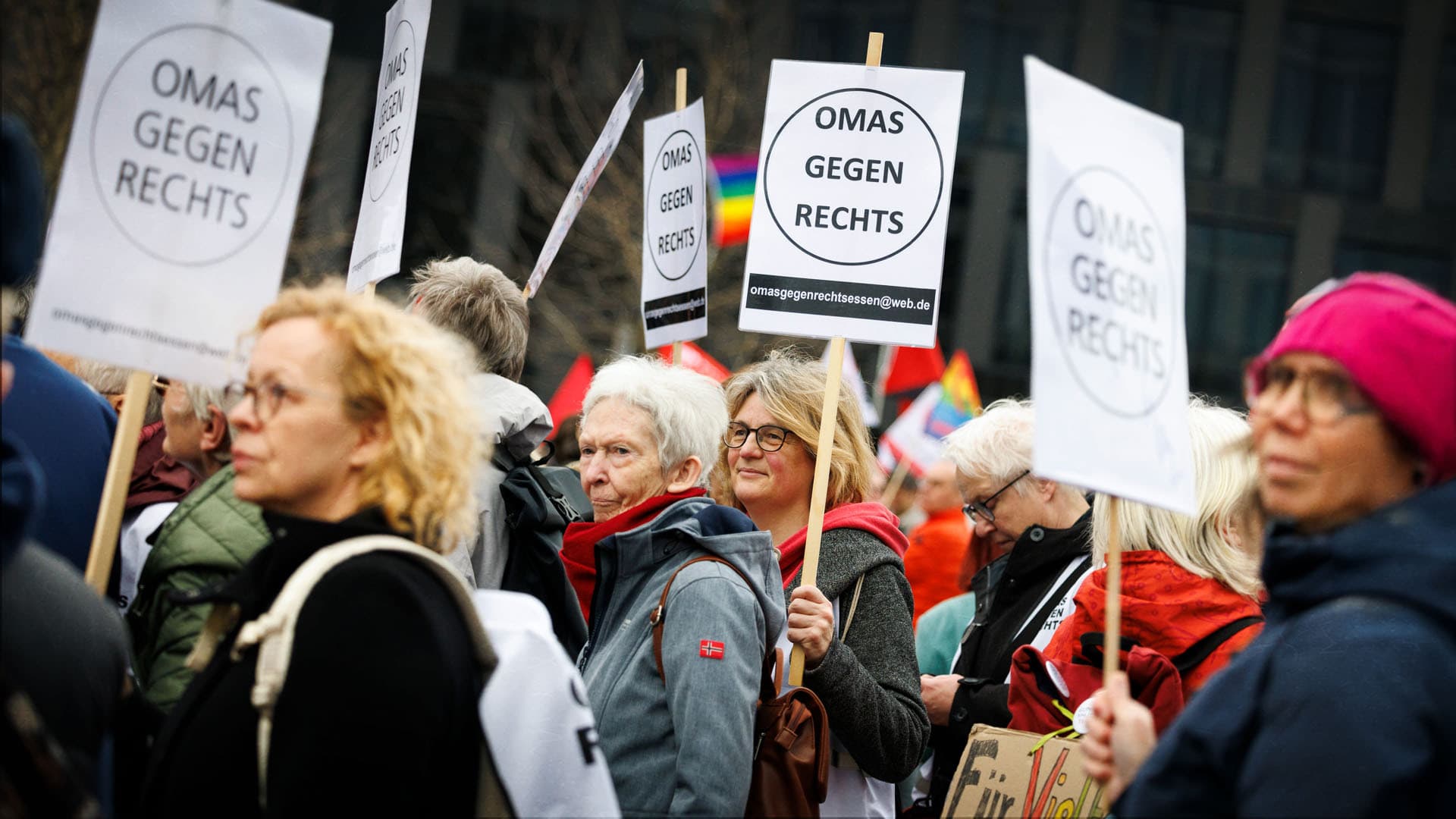CDU stellt 551 Fragen zu linkem Aktivisten-Sumpf: Lesen Sie die brisante NIUS-Enthüllung, die das NGO-Beben auslöste
