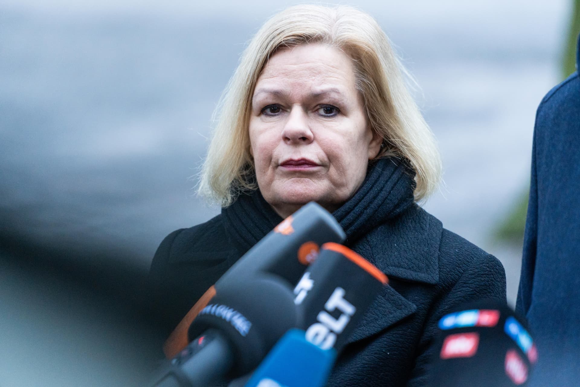 Faeser-Behörde überlastet! Mörder von Aschaffenburg durfte bleiben, weil BAMF zu viel zu tun hatte