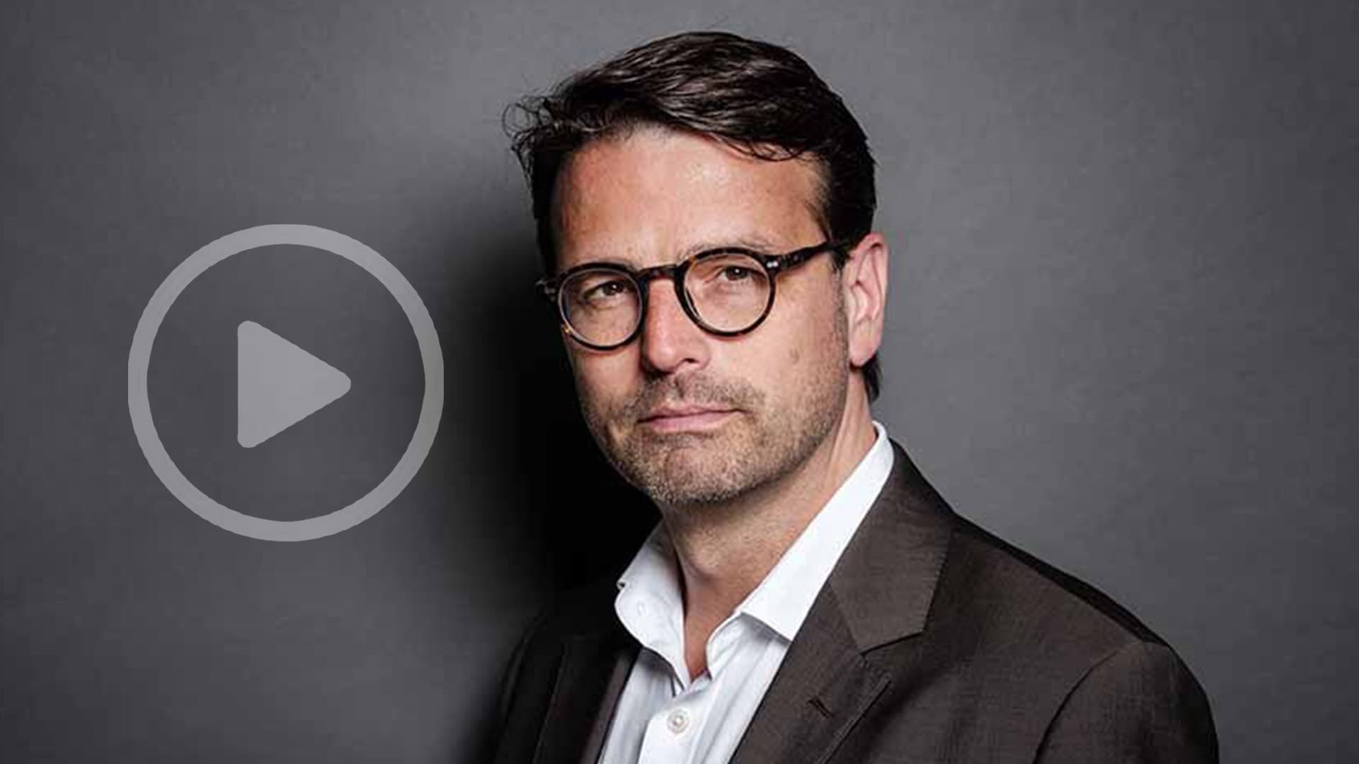 Interview mit Psychiater Raphael M. Bonelli: „Immer mehr Männer kommen mit einem verinnerlichten Männerhass zu mir”