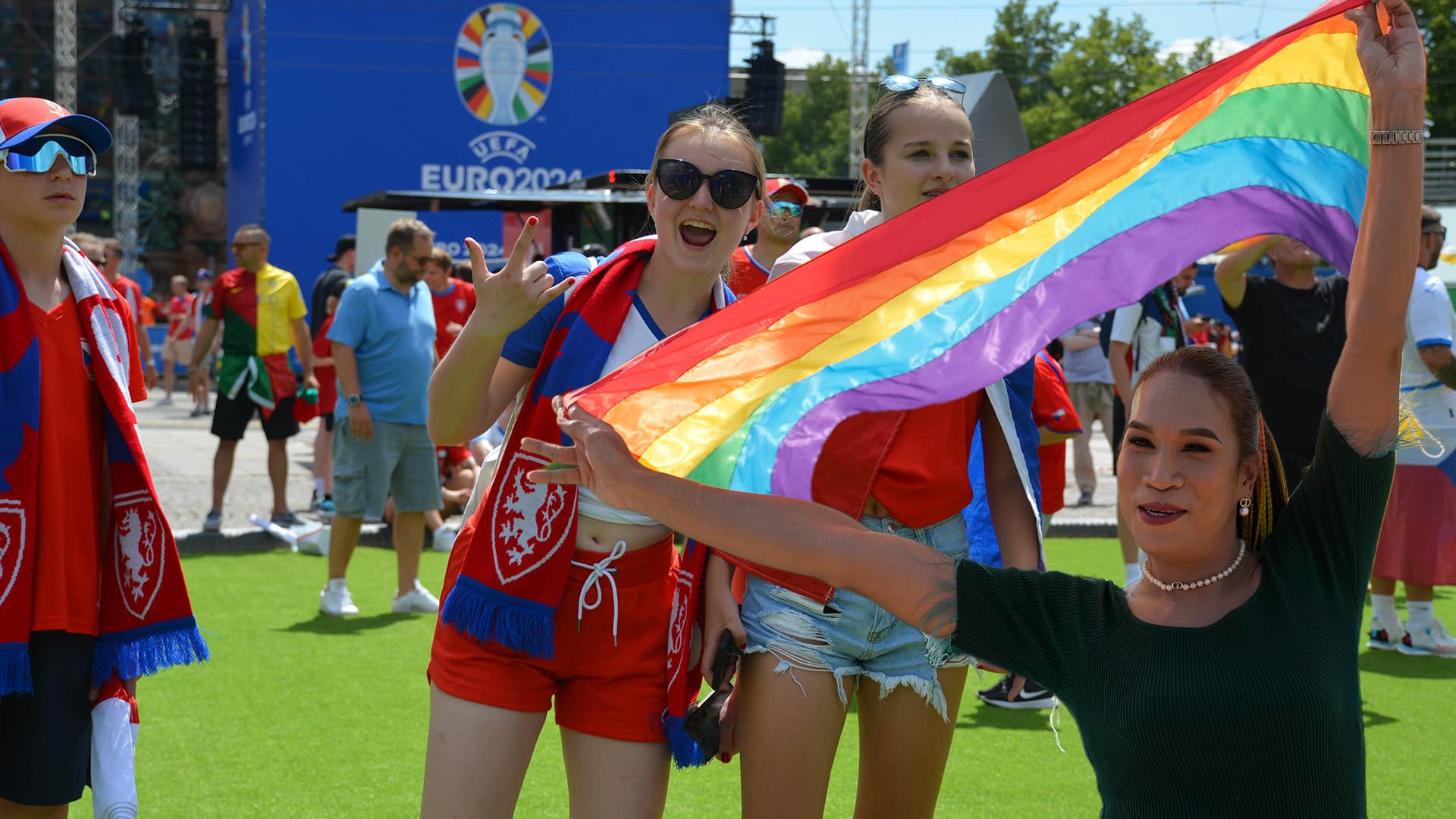 In Leipzig sollen Fußball-Fans den anderen nach seinem Geschlecht fragen