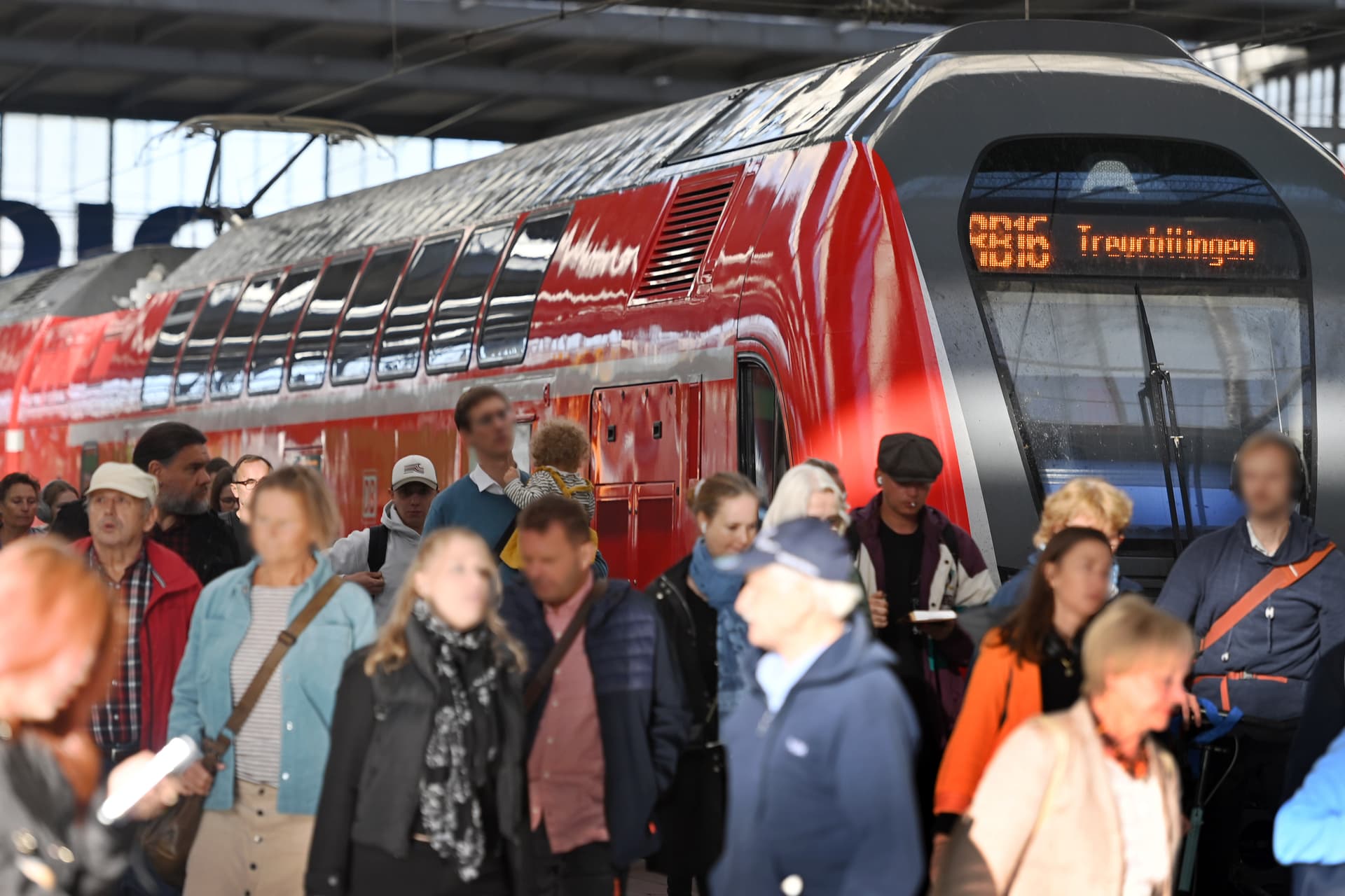 Bahn streikt & Bauern blockieren! Ab heute droht Chaos auf deutschen Straßen