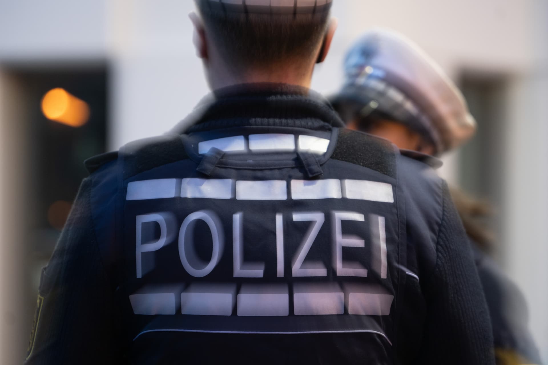 Eisdiele in Deutschland 2024: Syrer (17) sticht in Stuttgart auf mehrere Personen ein