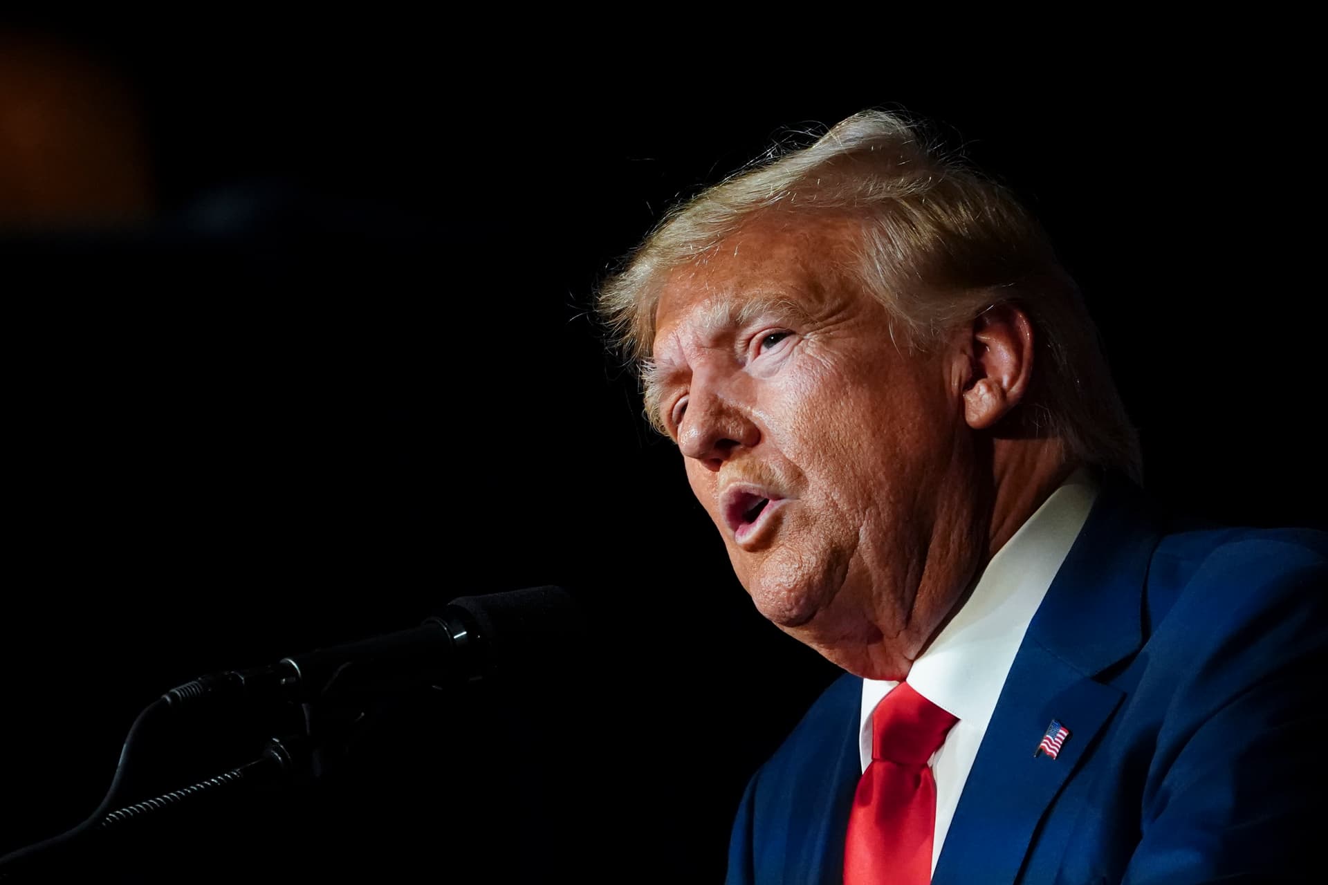 Gerichtsverfahren wegen geheimer Dokumente: Donald Trump offiziell angeklagt
