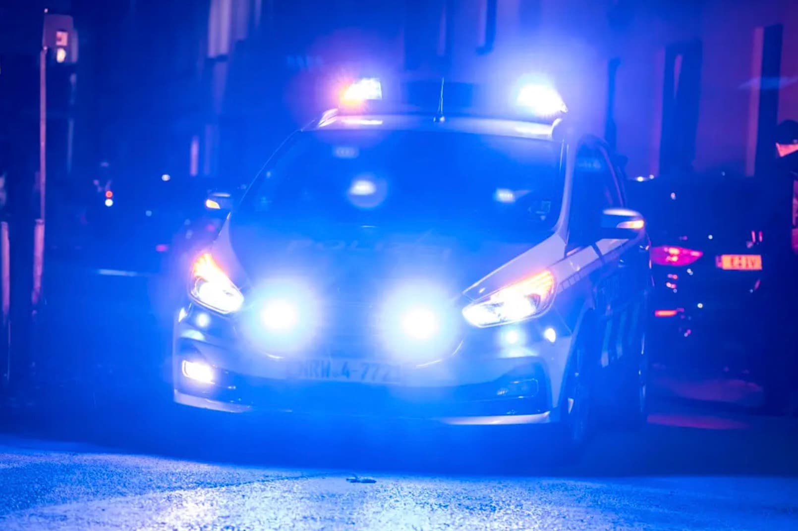 Sie ging in Bochum mit zwei Messern auf Beamte los: Polizei schießt 12-jährige Deutsch-Serbin nieder!