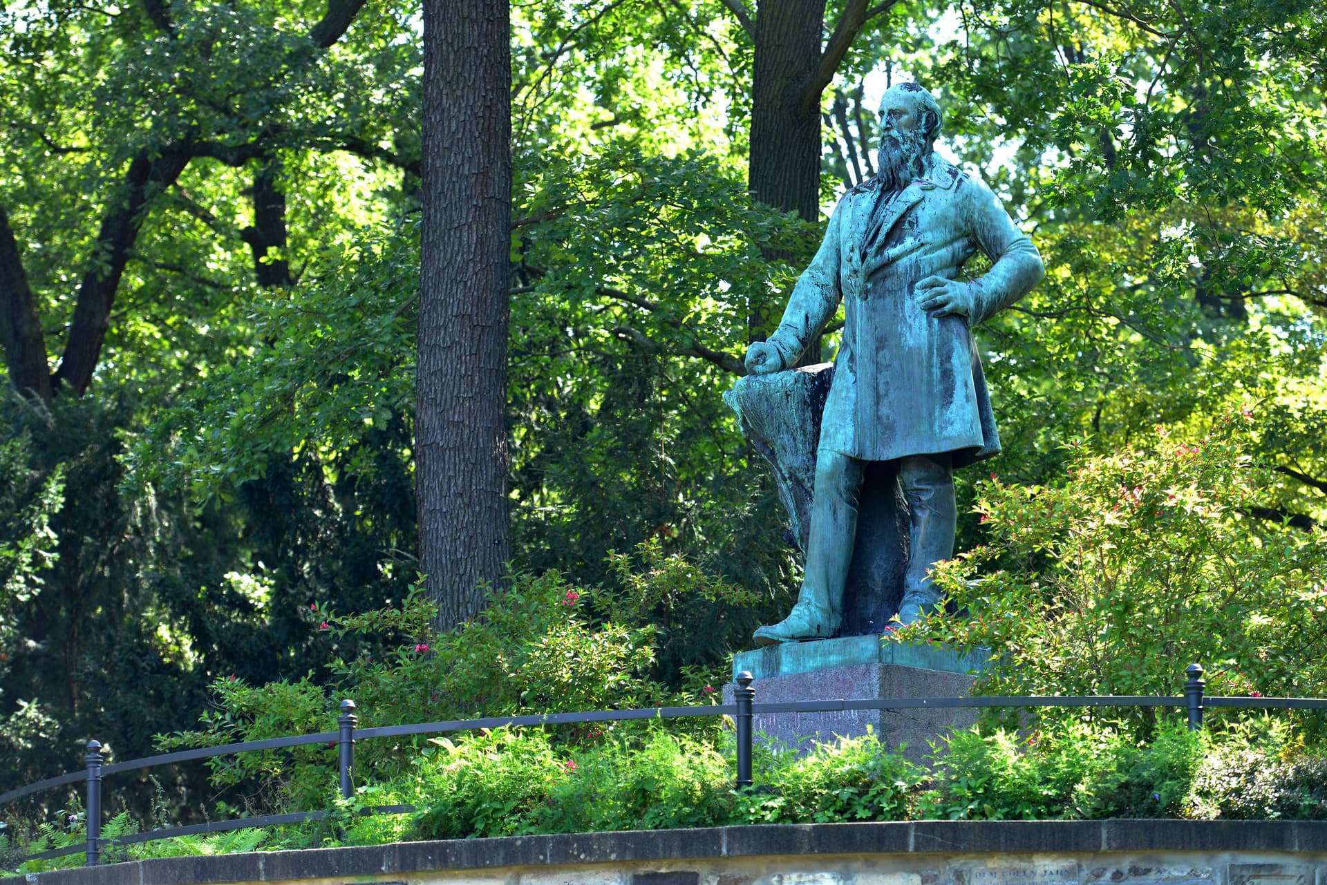 Verrückt: Feministinnen fordern Abriss von Turnvater-Jahn-Denkmal