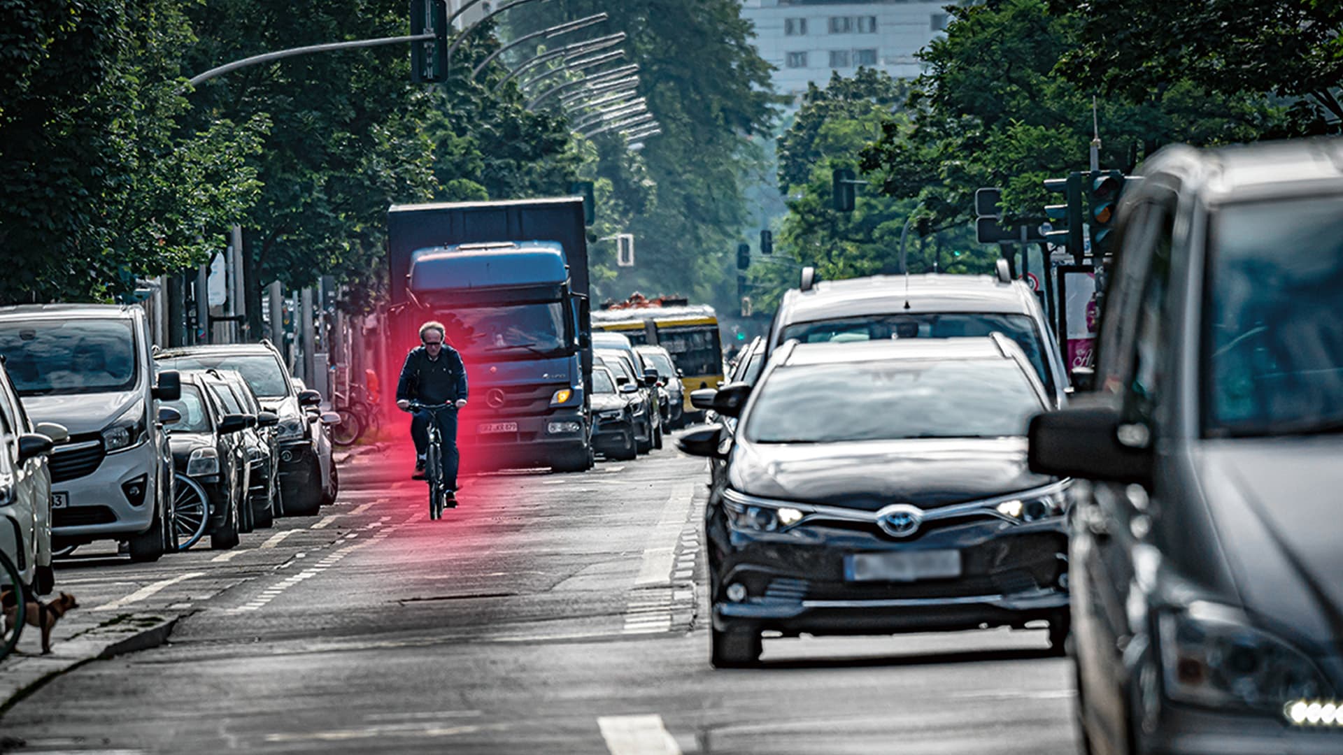 Weil man neue Radwege bauen will: Mieter sollen aus Wohnungen ausziehen – und Feuerwehr gelangt nicht mehr zu Einsätzen