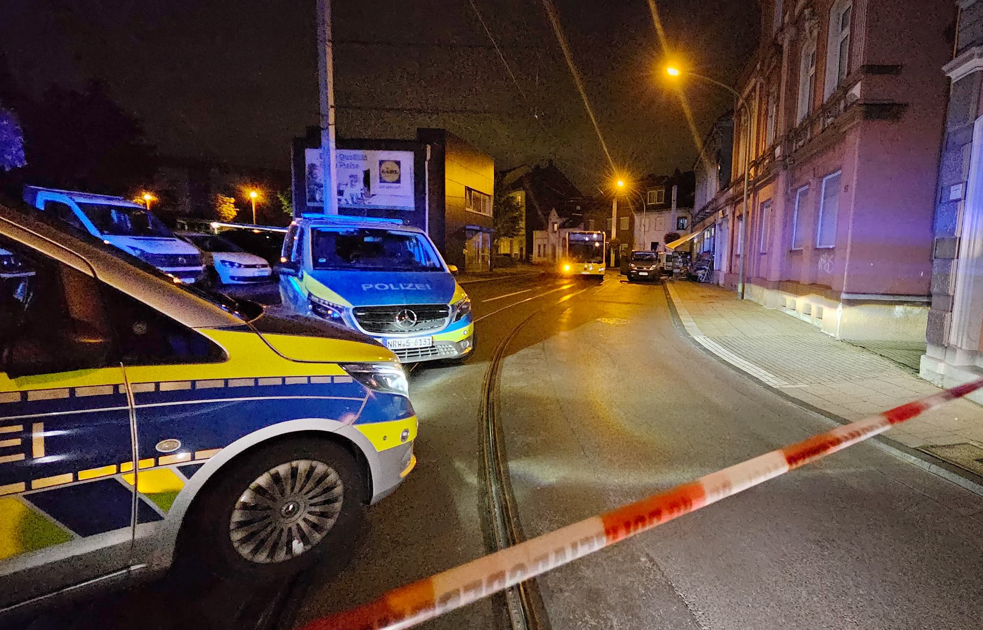 „Ich bringe dich um“ auf Arabisch: Mann sticht Marokkaner in Essen in den Hals