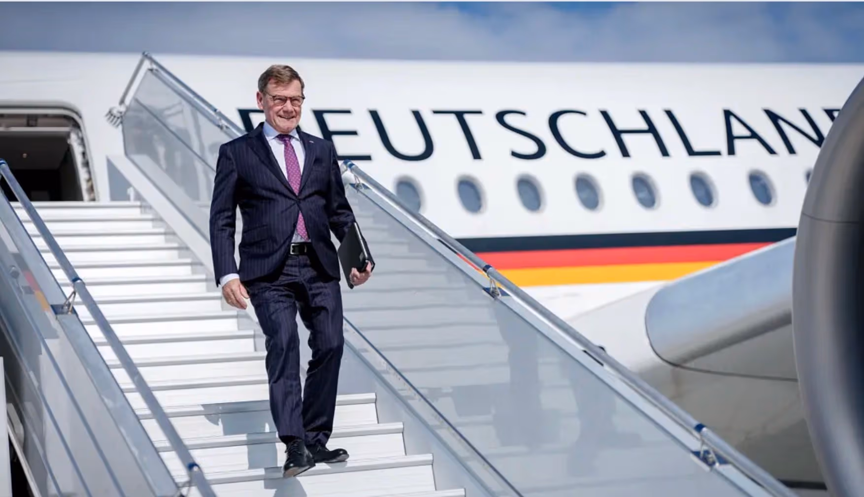 Panne bei Regierungsflieger: Wadephul reist per Linie zu Südamerika-Gipfel