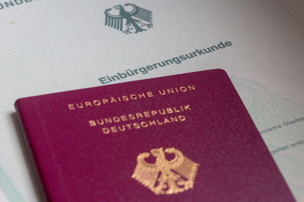 Immer weniger Hürden: Zahl der Einbürgerungen steigt auf Höchststand