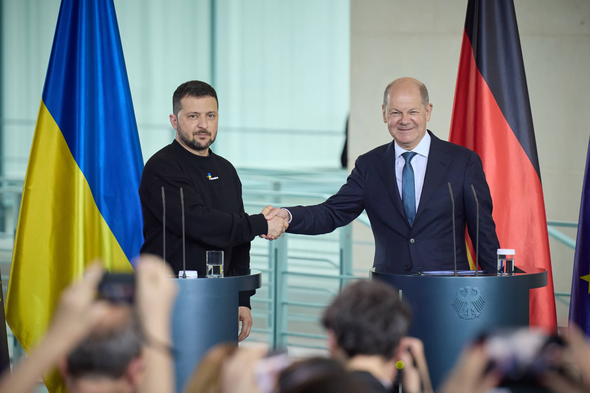 Panzer ja, Kampfjets nein: So lief Selenskyjs Scholz-Macron-Visite