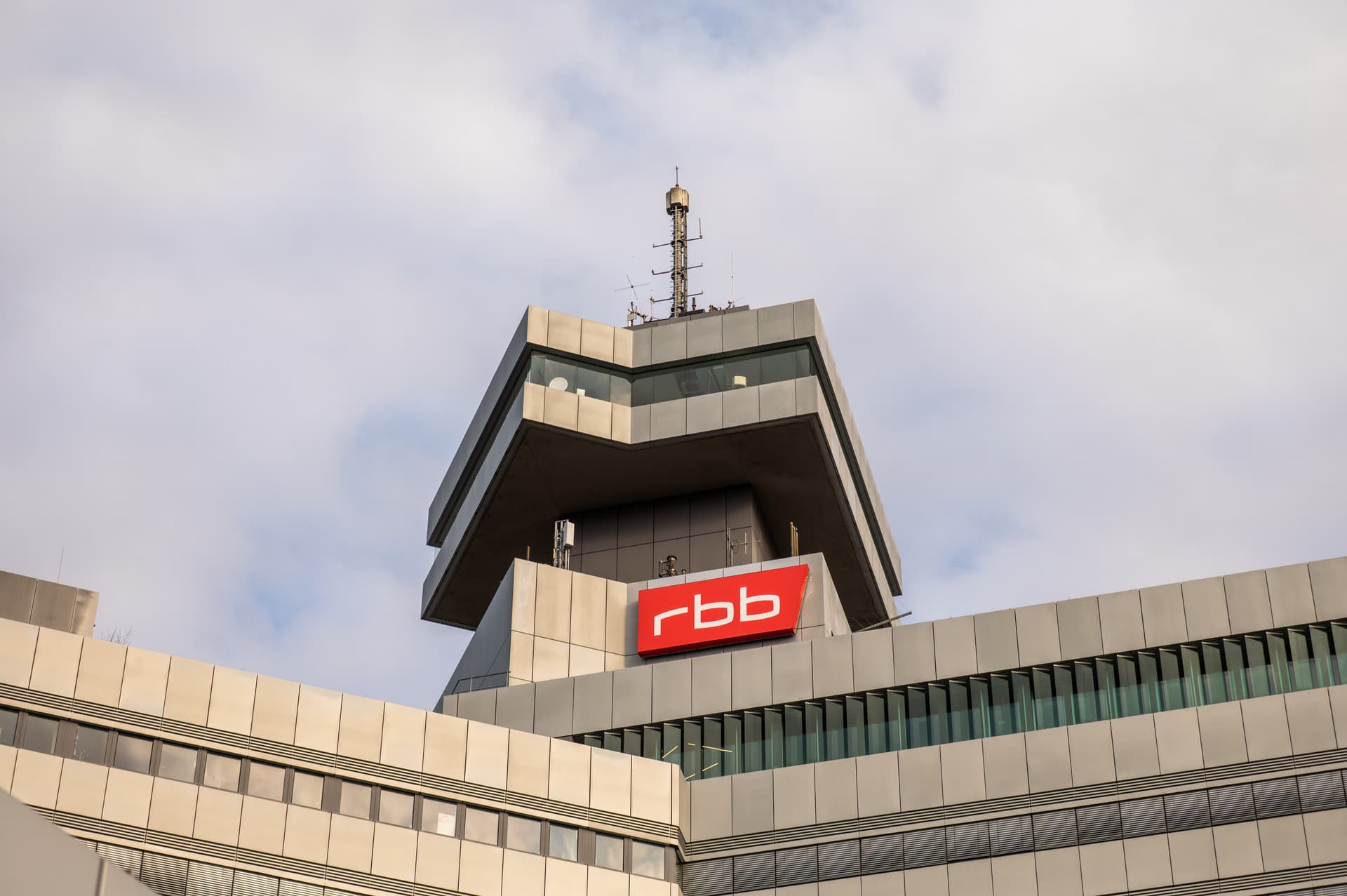 Untersuchungsbericht bestätigt eklatantes Versagen des rbb im Fall Gelbhaar