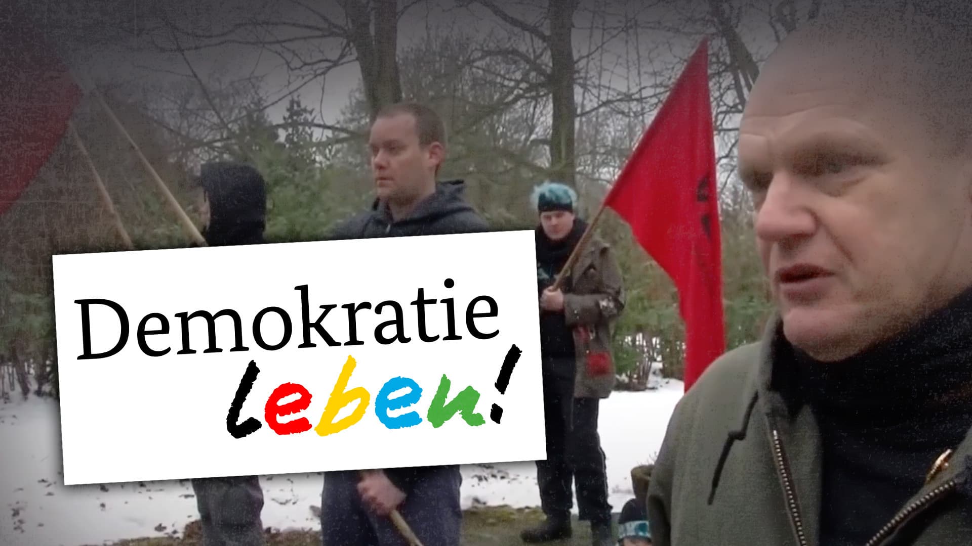 „Militant“ und „radikal“: Familienministerium finanziert Vordenker der gewaltbereiten Antifa